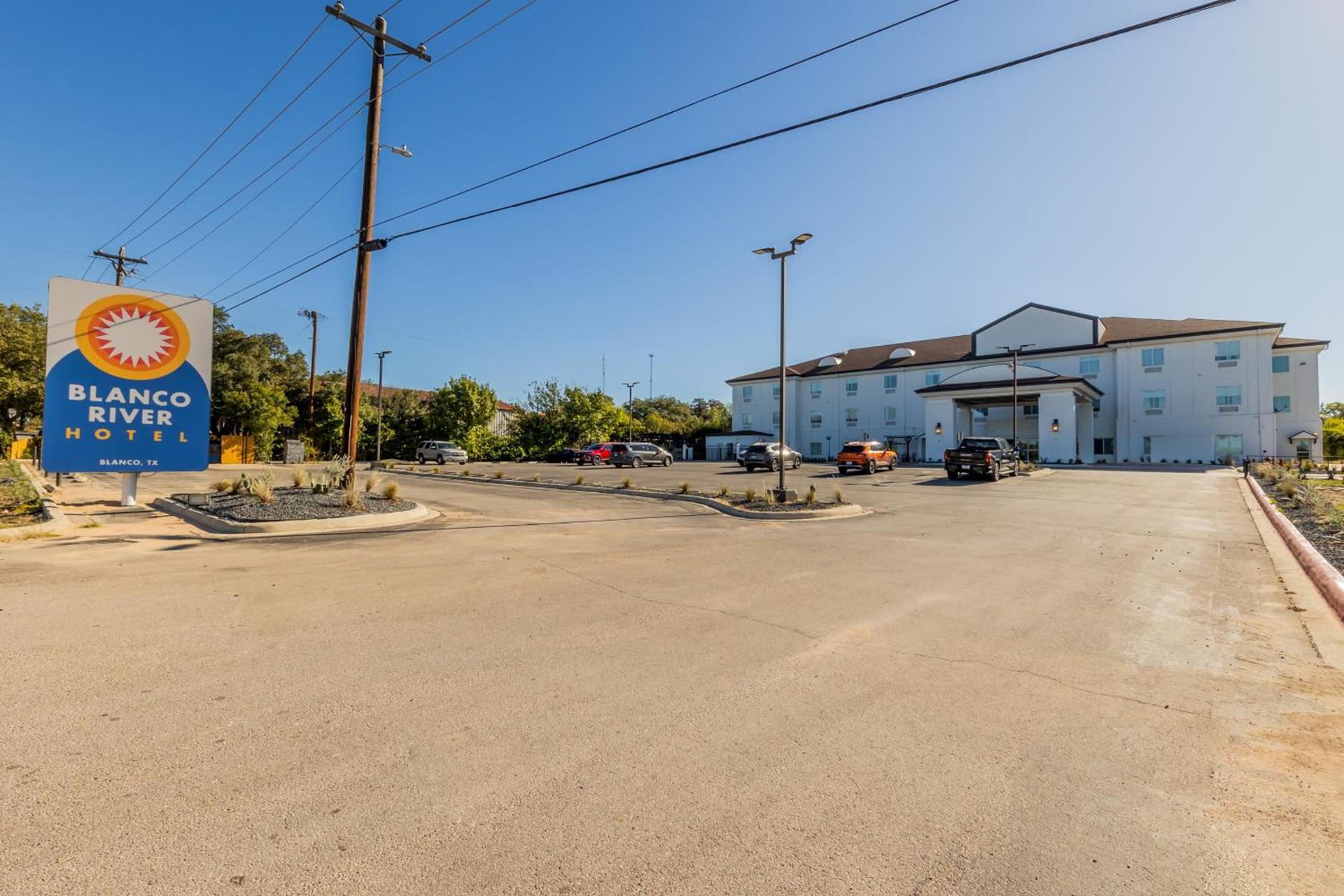 Blanco River Hotel photo 5