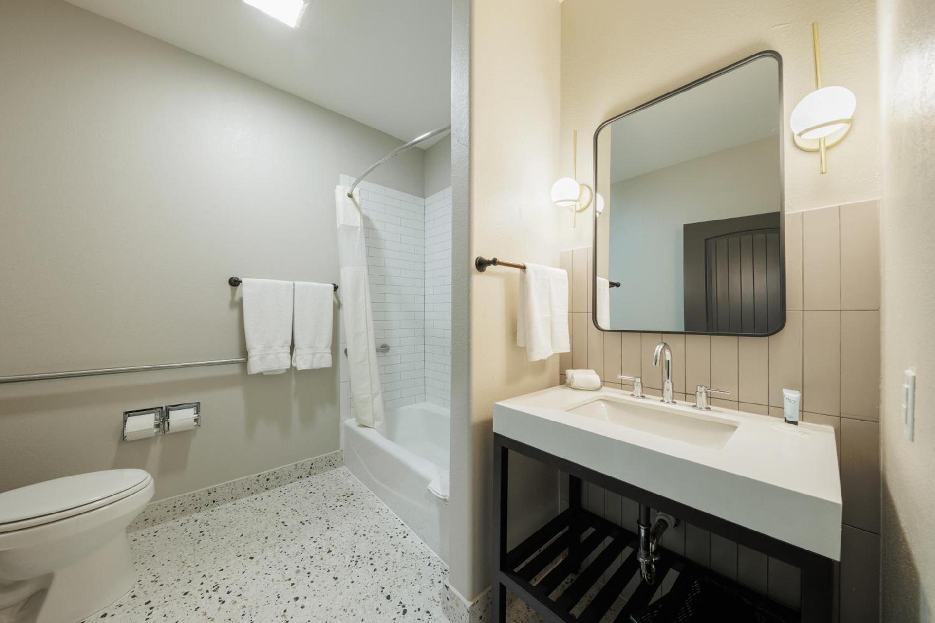Blanco River Hotel photo 11