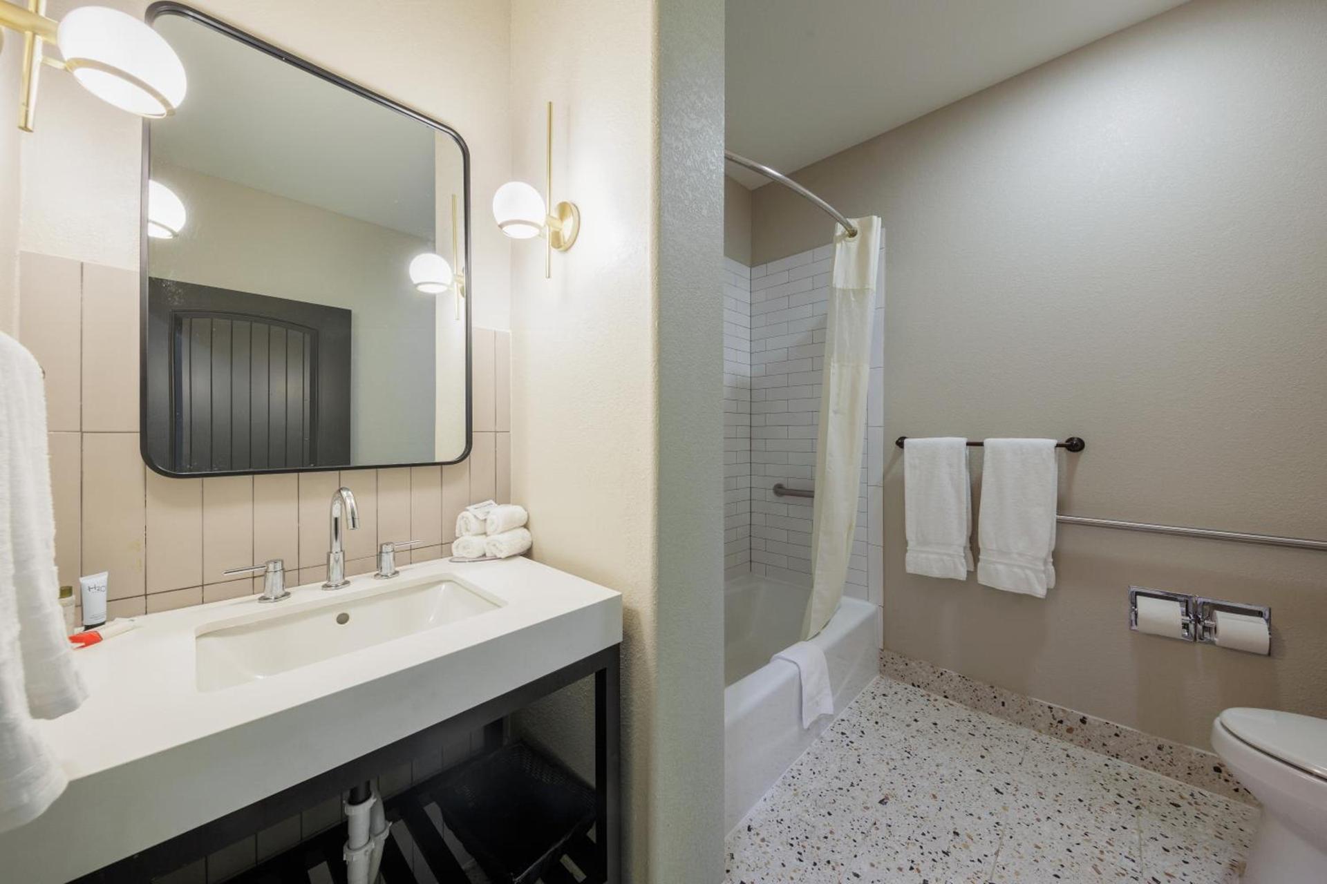 Blanco River Hotel photo 13