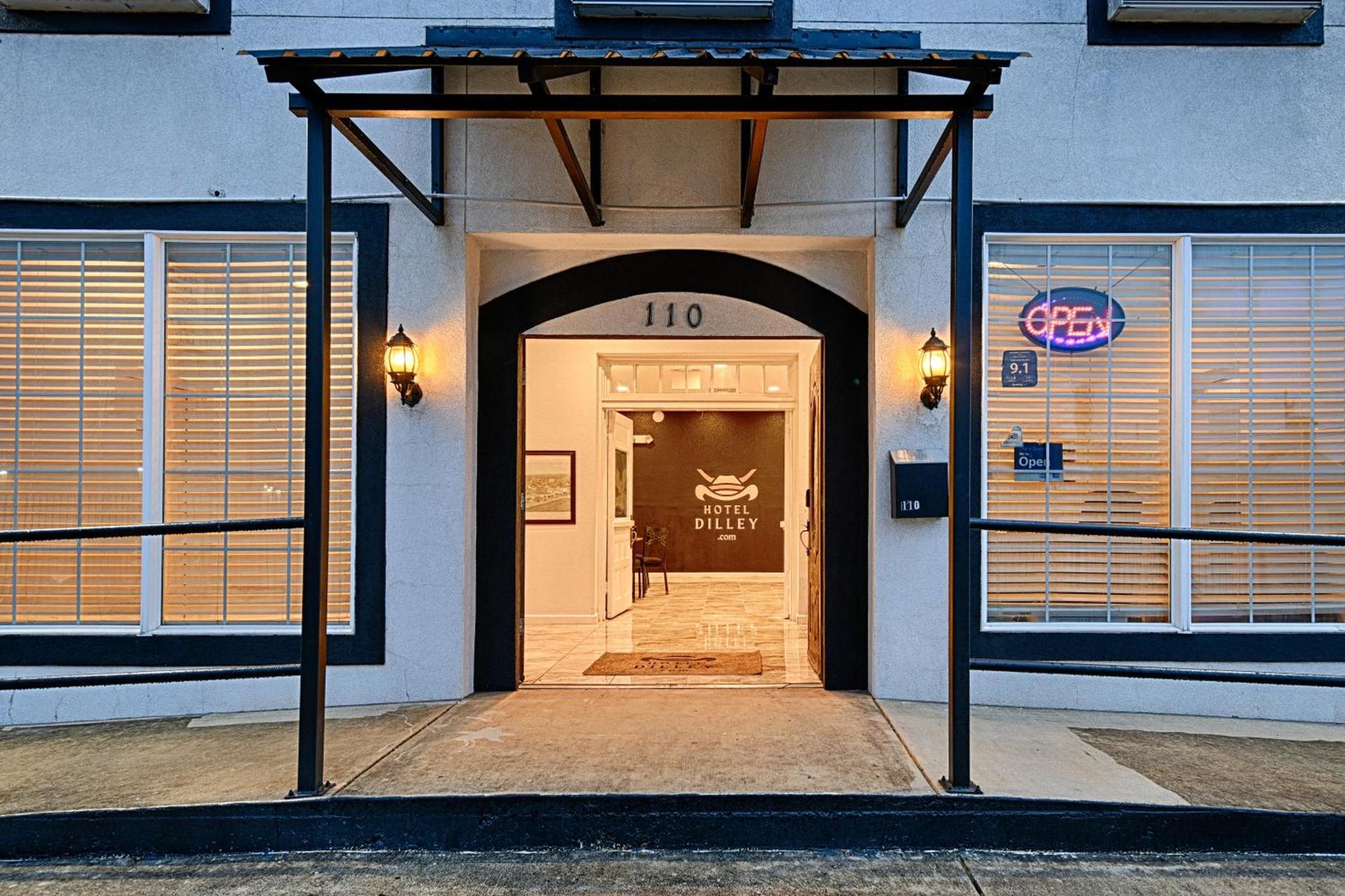 Hotel Dilley Grand photo 12