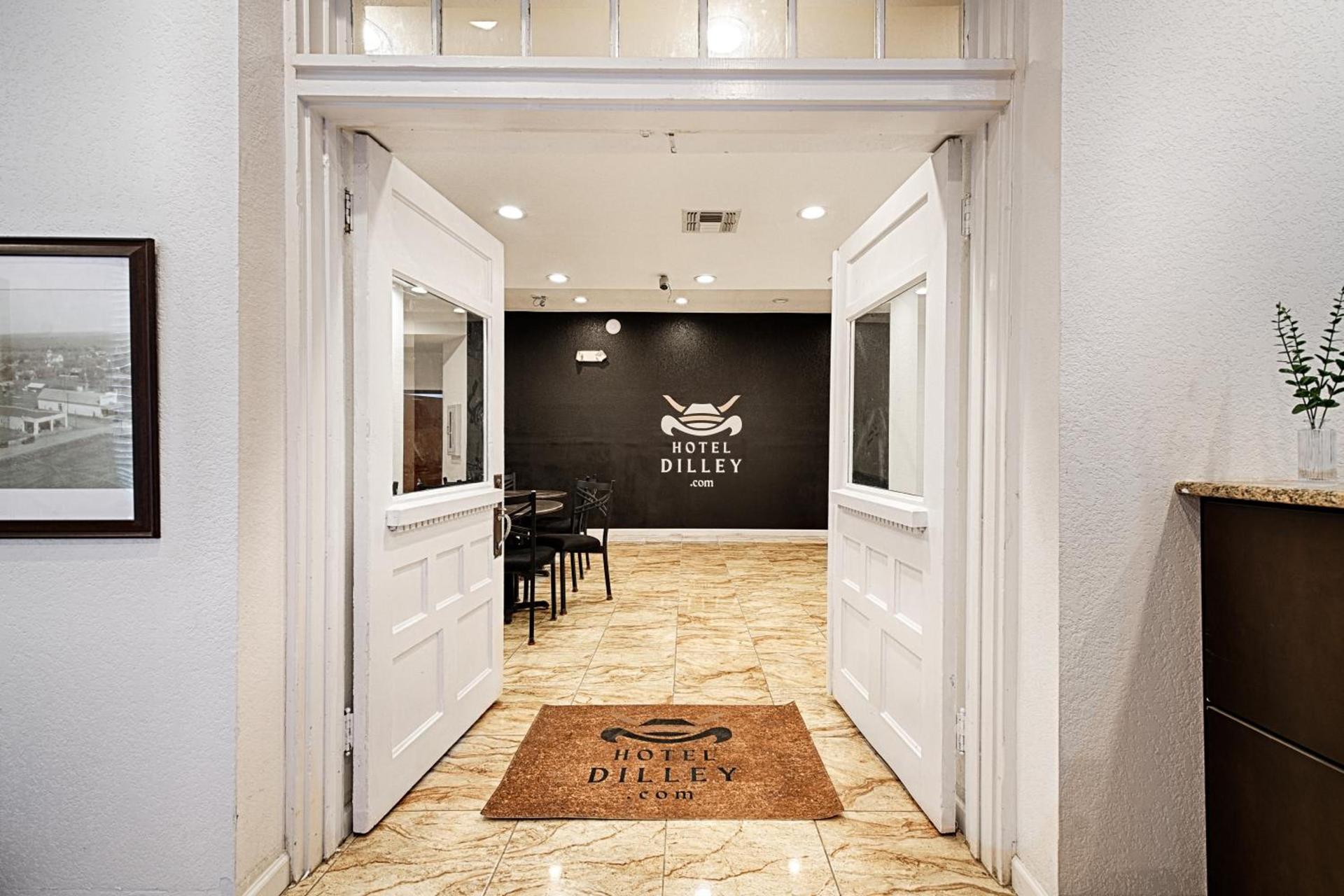 Hotel Dilley Grand photo 11