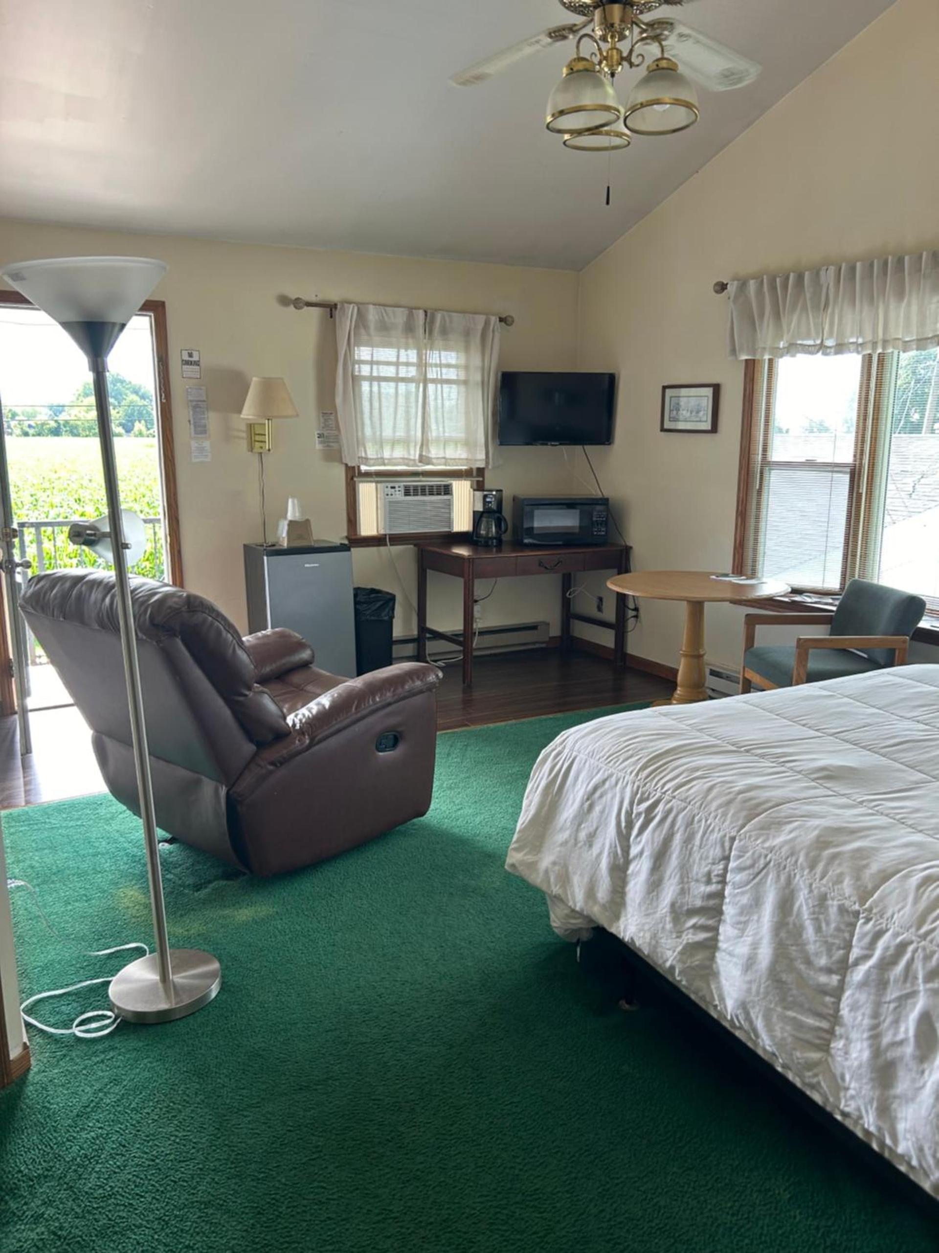 Plantation Motel photo 89