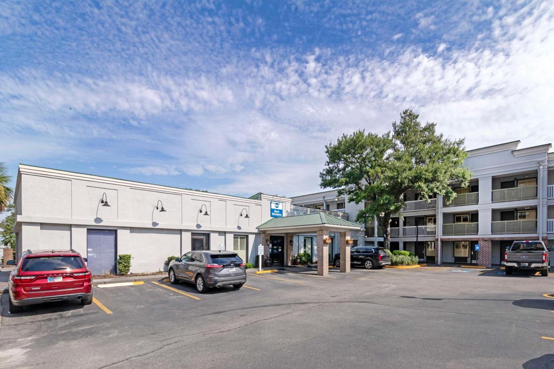 Best Western Savannah Historic District photo 9