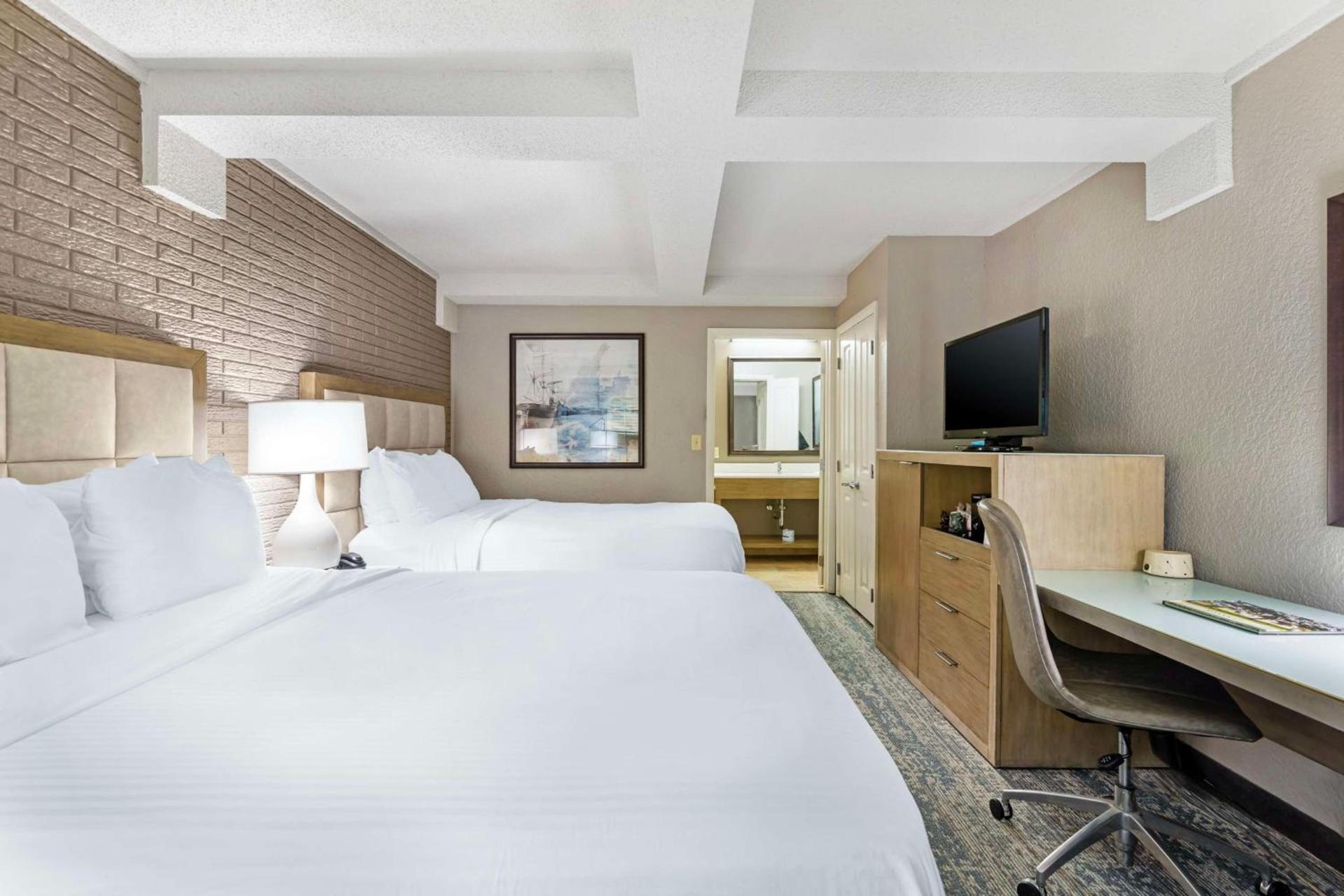 Best Western Savannah Historic District photo 12