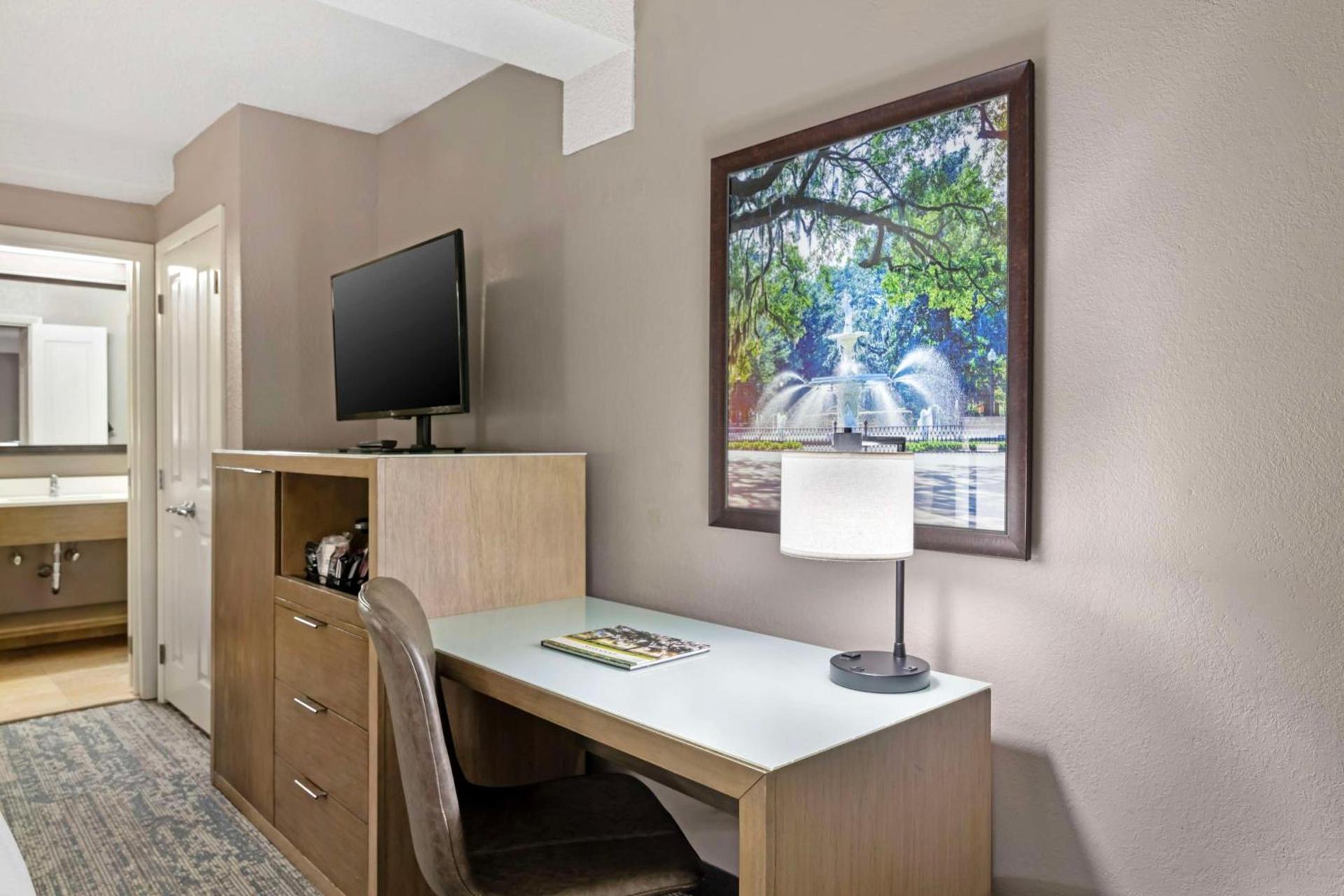 Best Western Savannah Historic District photo 16
