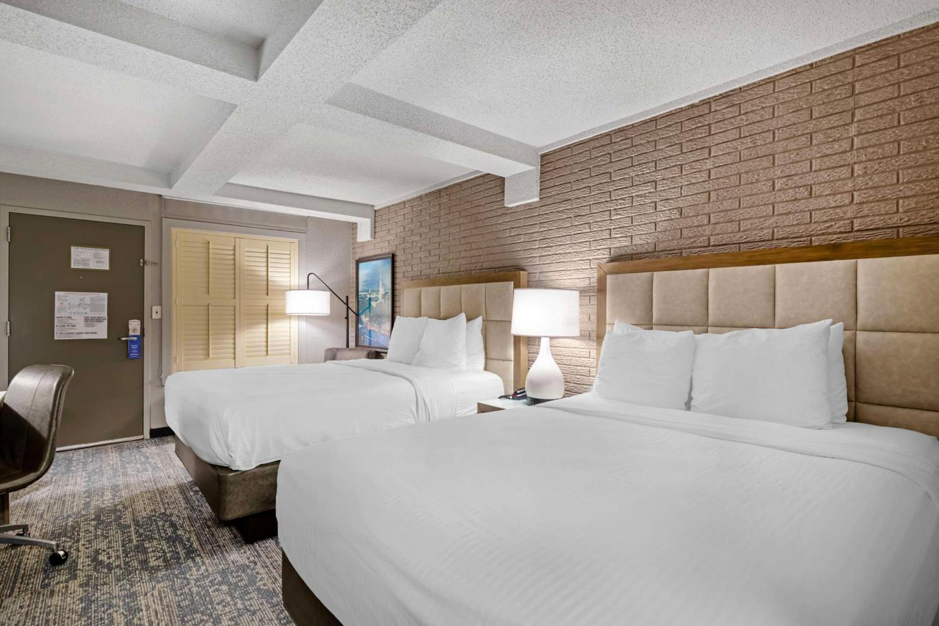 Best Western Savannah Historic District photo 17