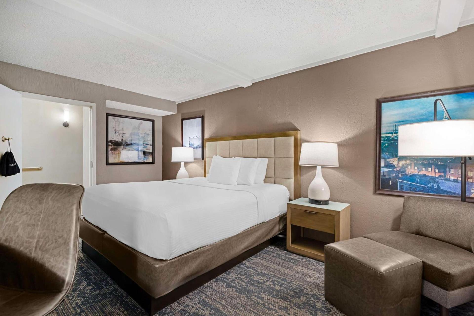 Best Western Savannah Historic District photo 18