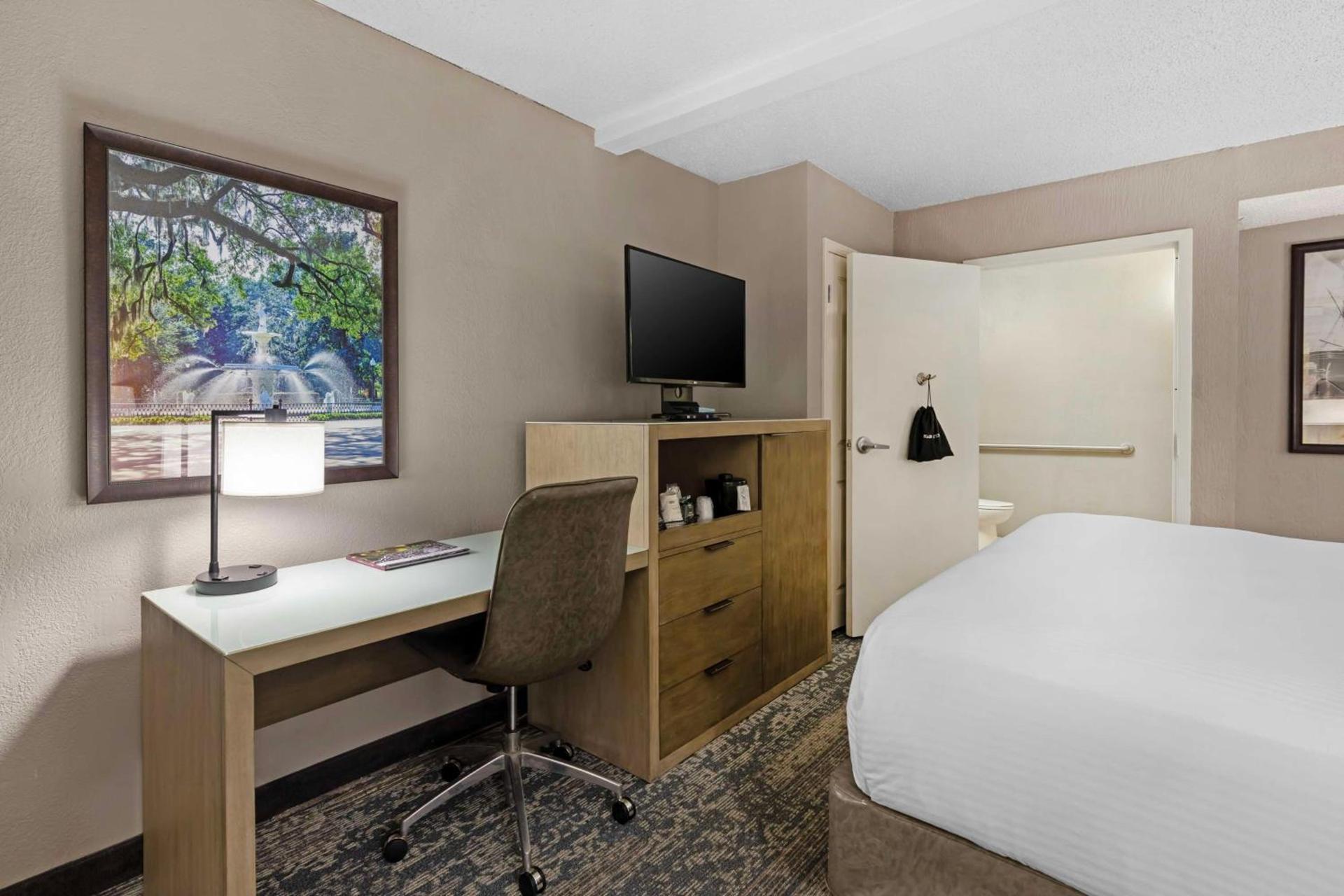 Best Western Savannah Historic District photo 19