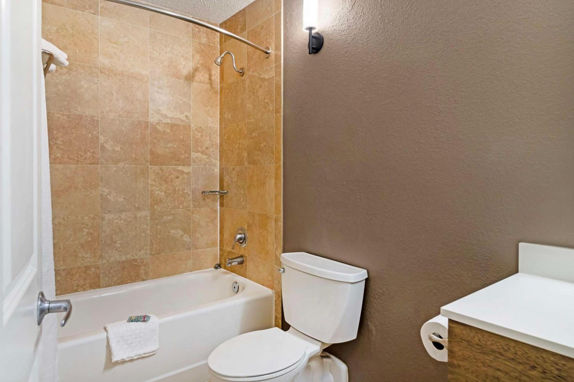 Best Western Savannah Historic District photo 23