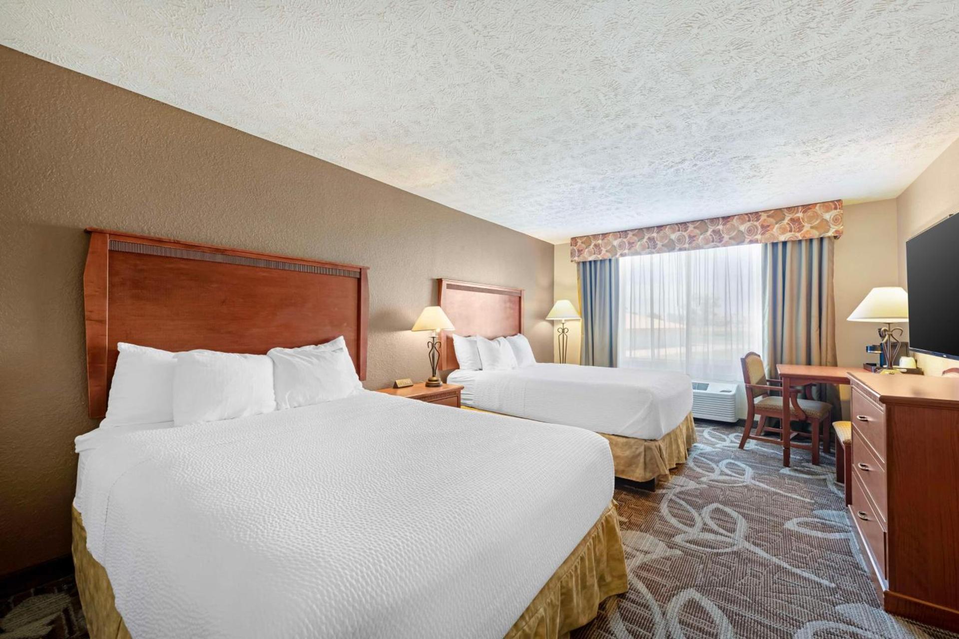 Best Western Plus Mid Nebraska Inn & Suites photo 5