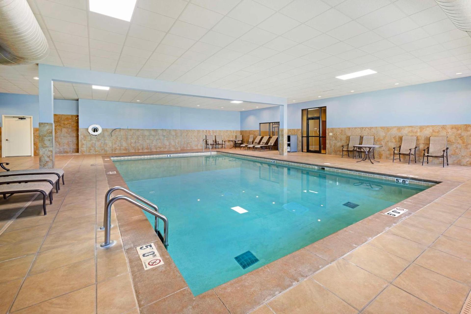 Best Western Plus Mid Nebraska Inn & Suites photo 6