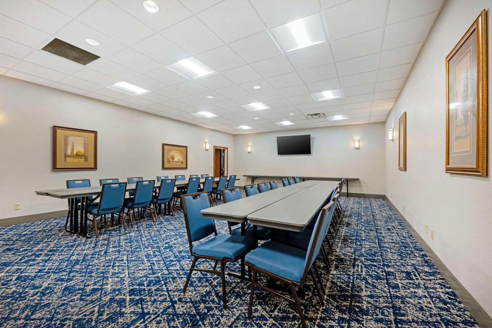 Best Western Plus Mid Nebraska Inn & Suites photo 51