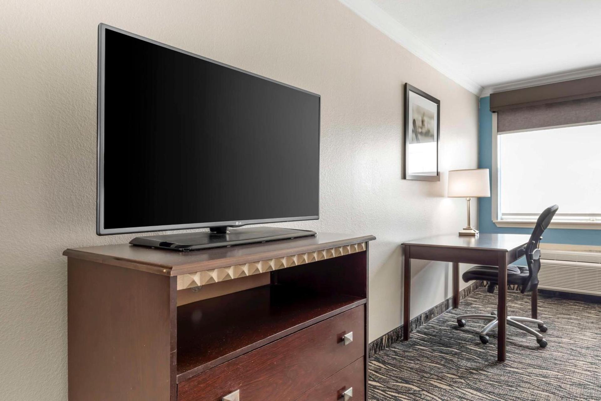 Best Western Plus Lake Worth Inn & Suites photo 17