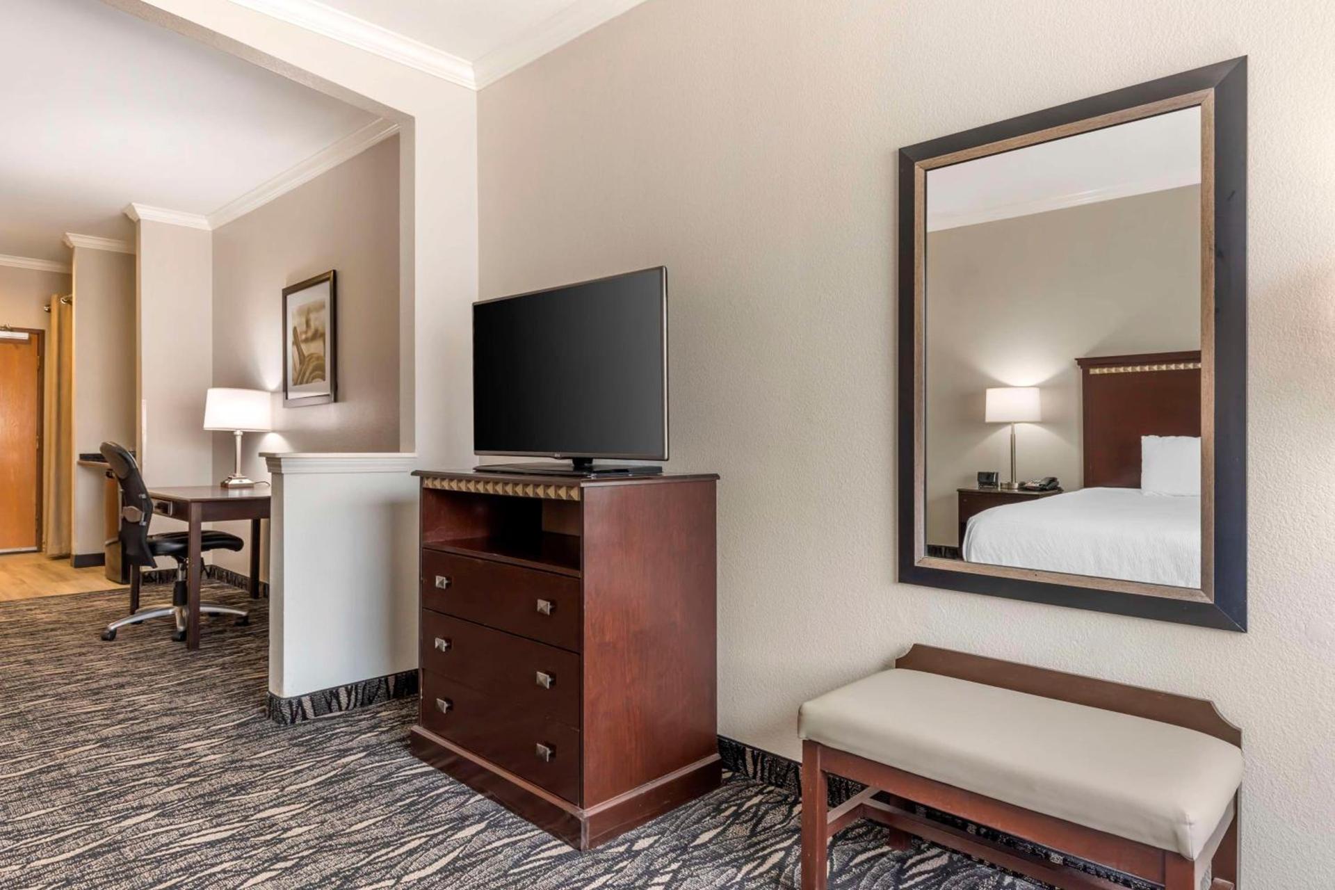 Best Western Plus Lake Worth Inn & Suites photo 28