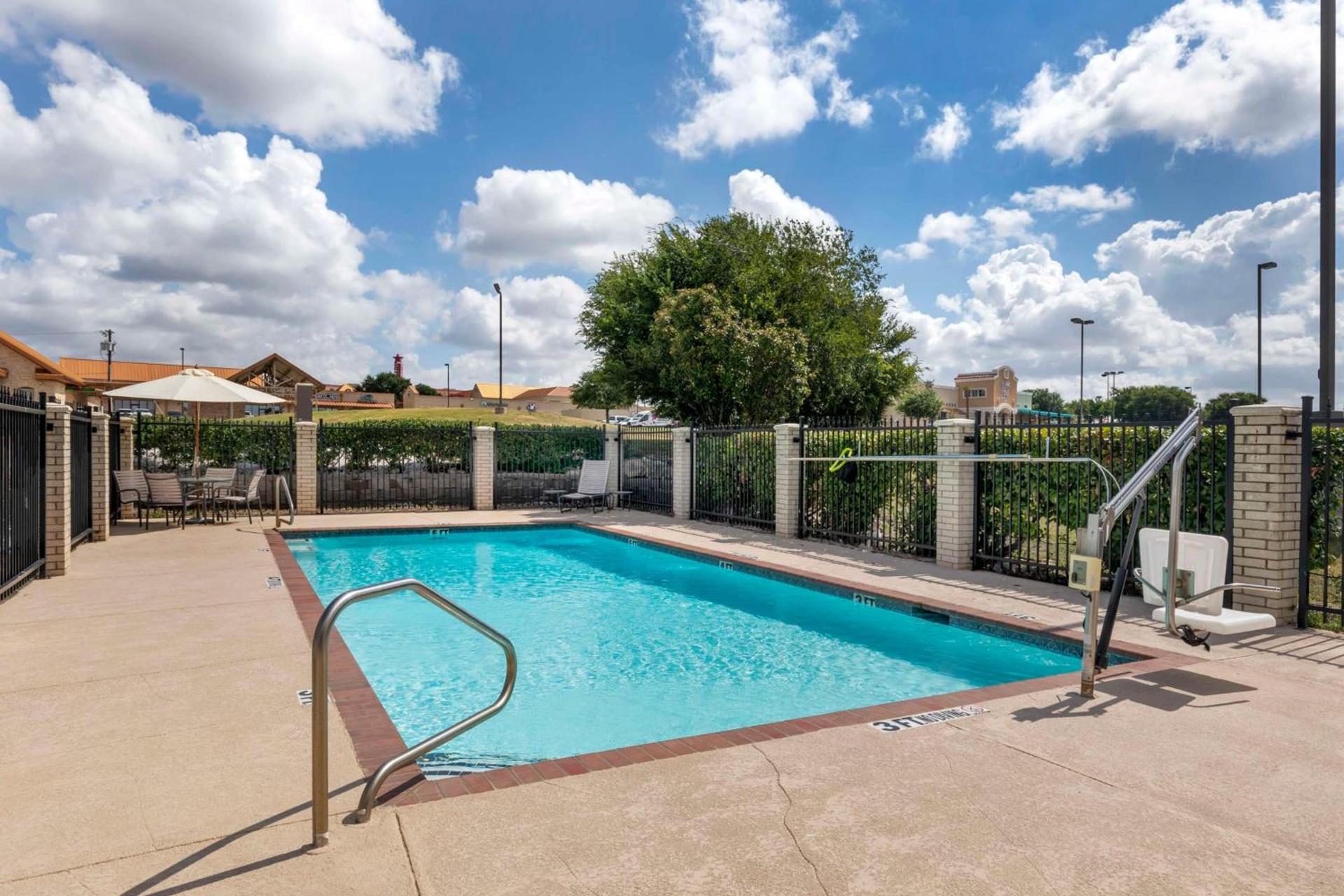 Best Western Plus Lake Worth Inn & Suites photo 31
