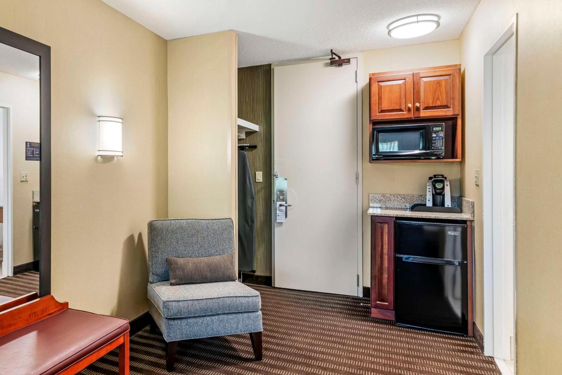 Best Western Springfield Hotel photo 31