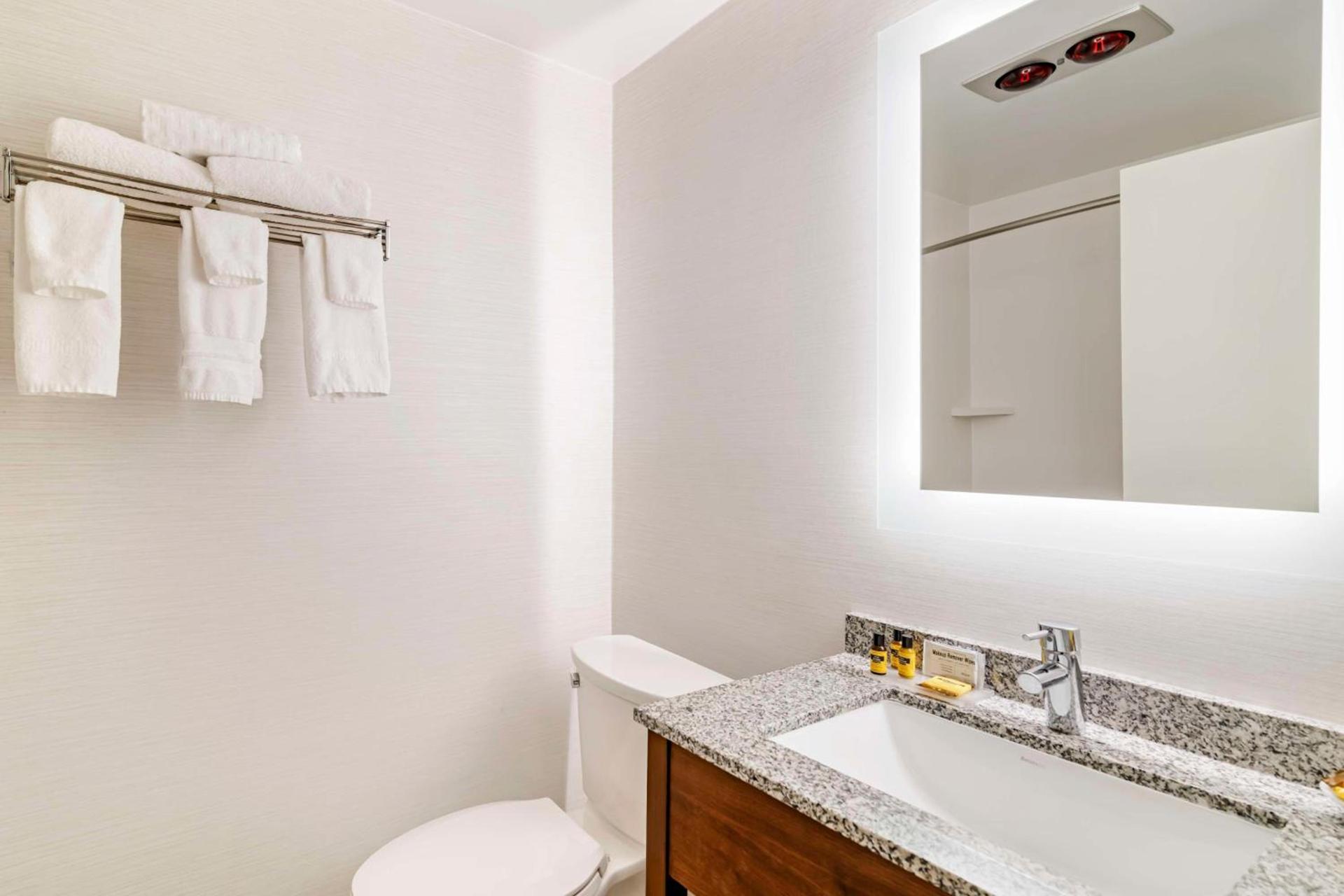 Best Western Springfield Hotel photo 32