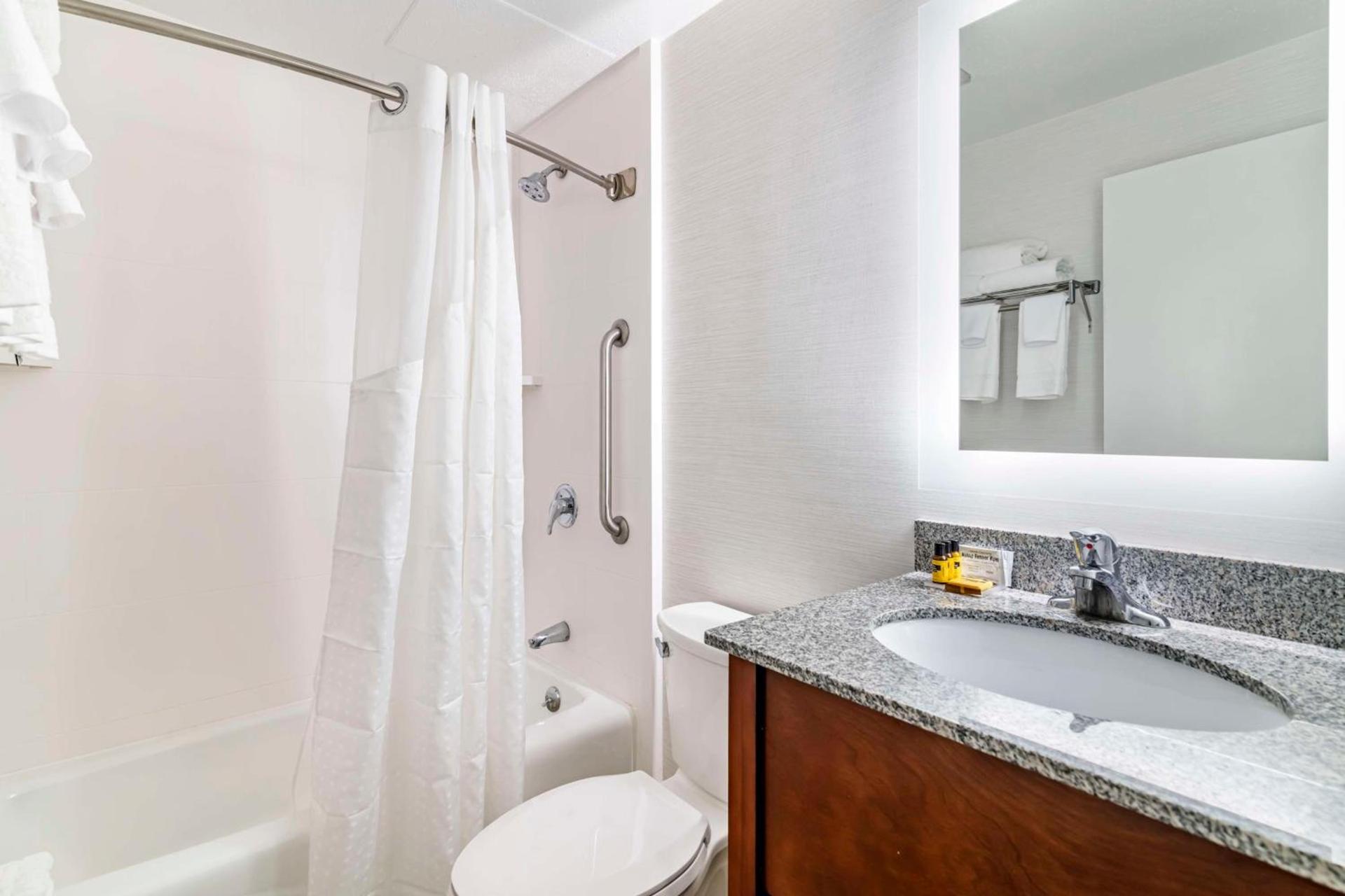 Best Western Springfield Hotel photo 41