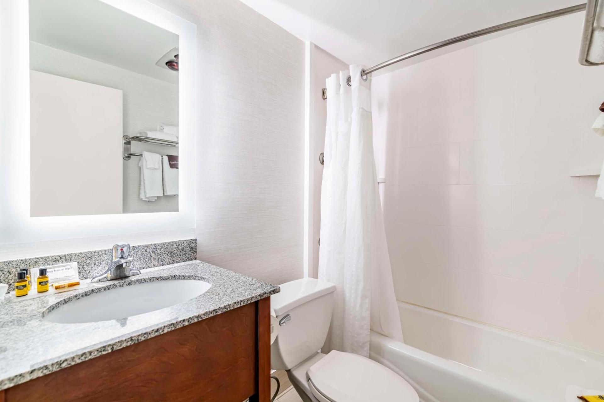 Best Western Springfield Hotel photo 45