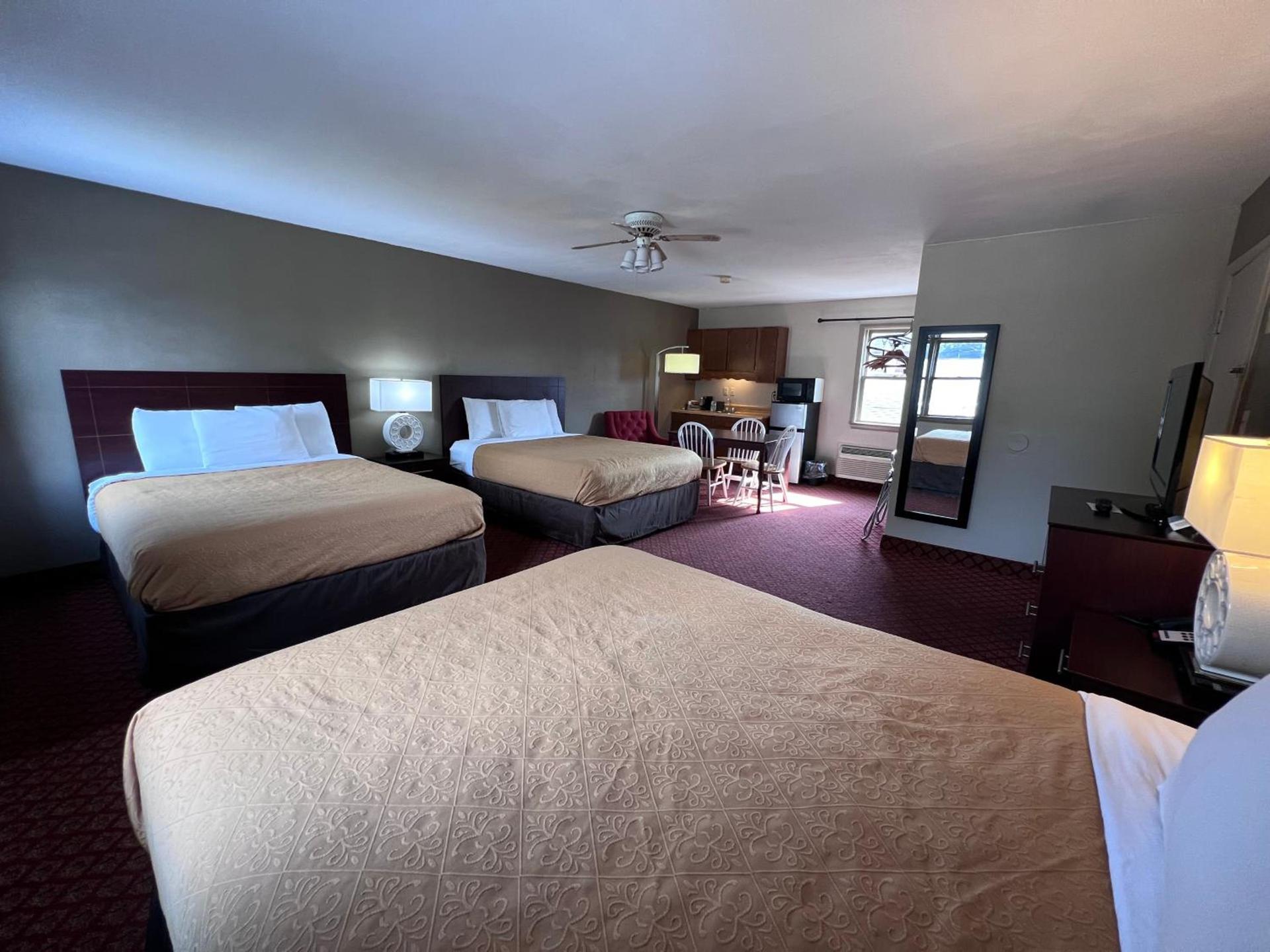 Rodeway Inn & Suites Hershey Chocolate Avenue photo 49
