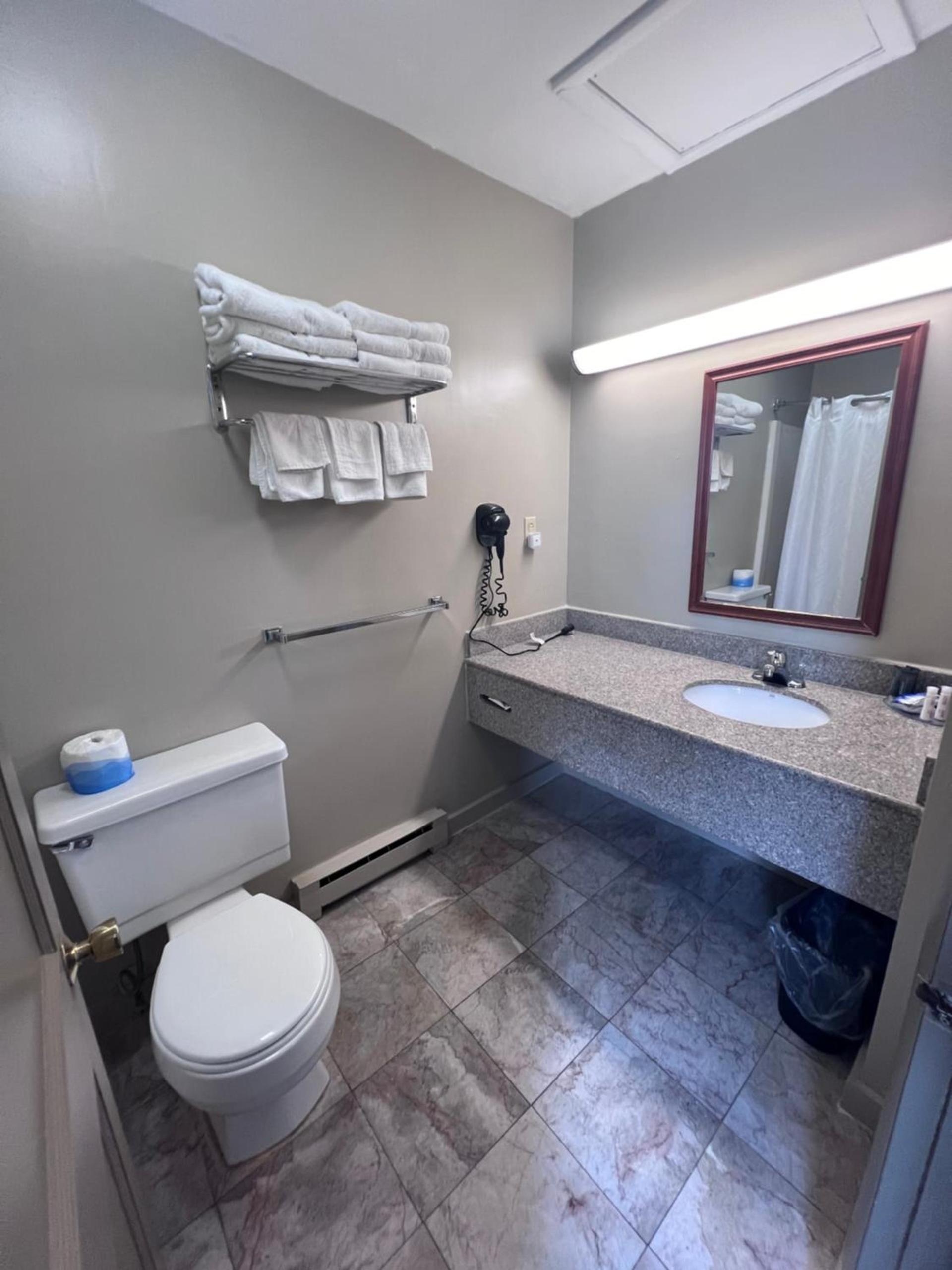 Rodeway Inn & Suites Hershey Chocolate Avenue photo 62