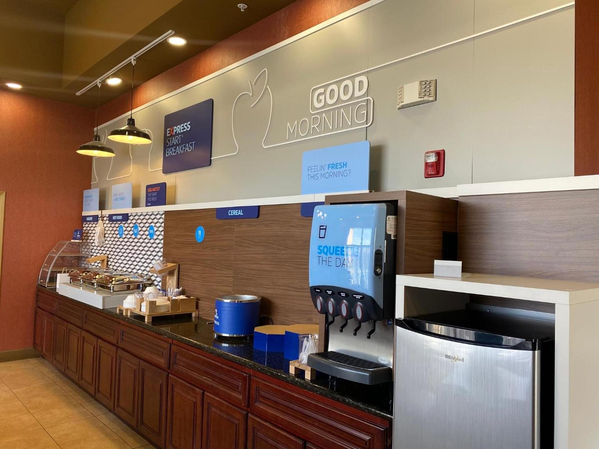 Holiday Inn Express Oakdale by IHG photo 59