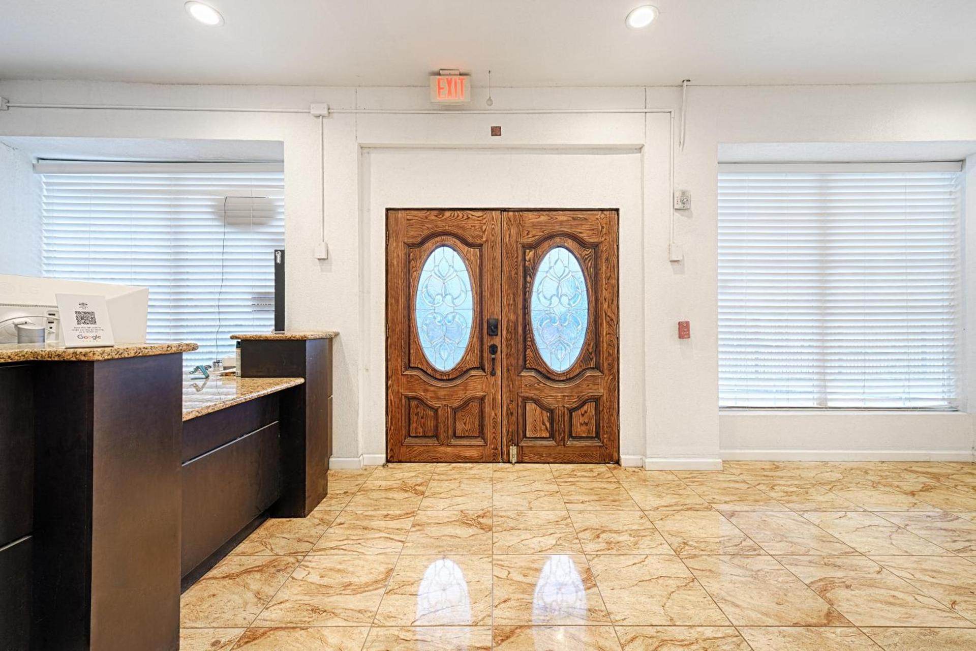 Hotel Dilley Grand photo 22