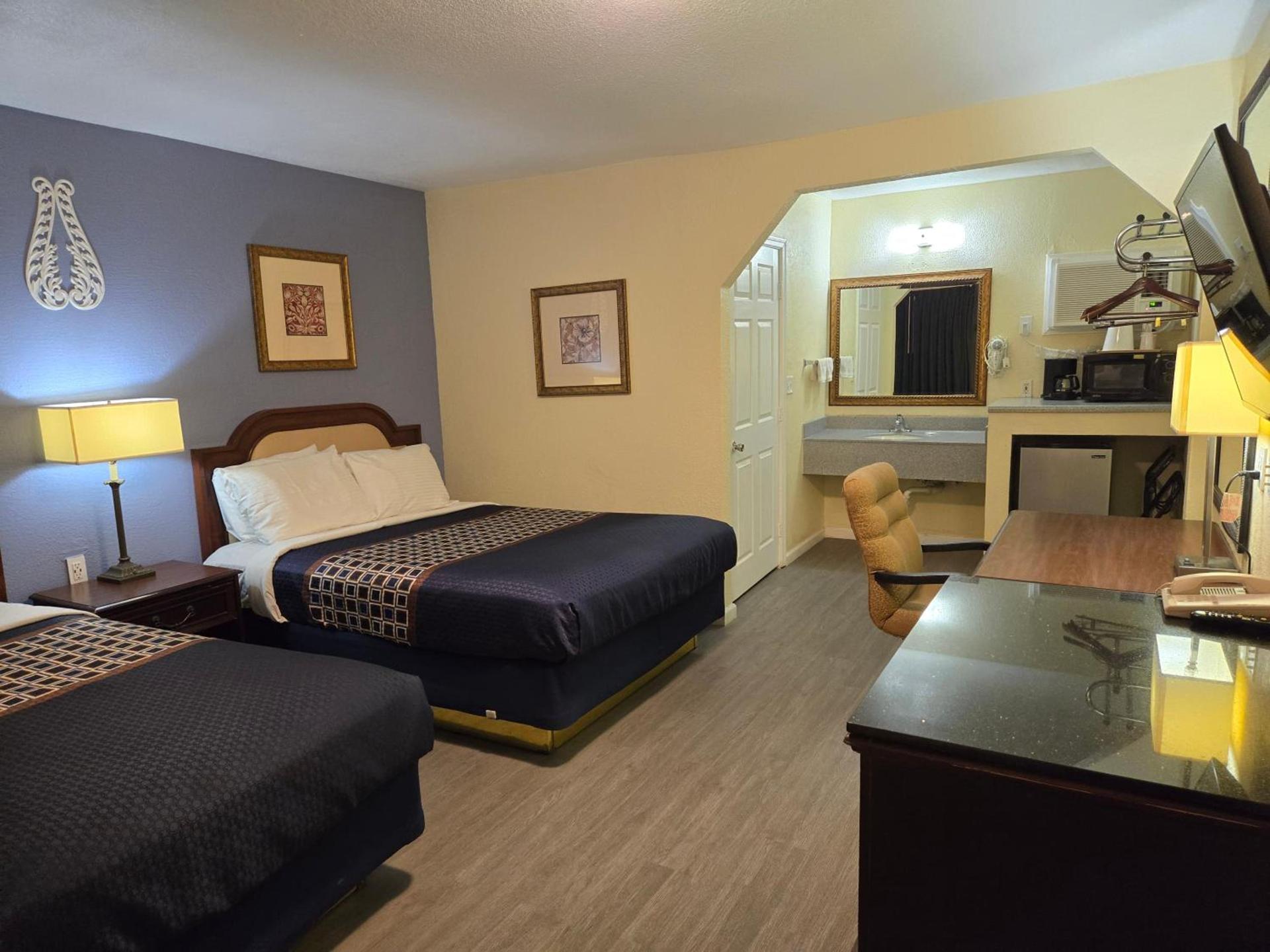 Rodeway Inn & Suites Blythe I-10 photo 37