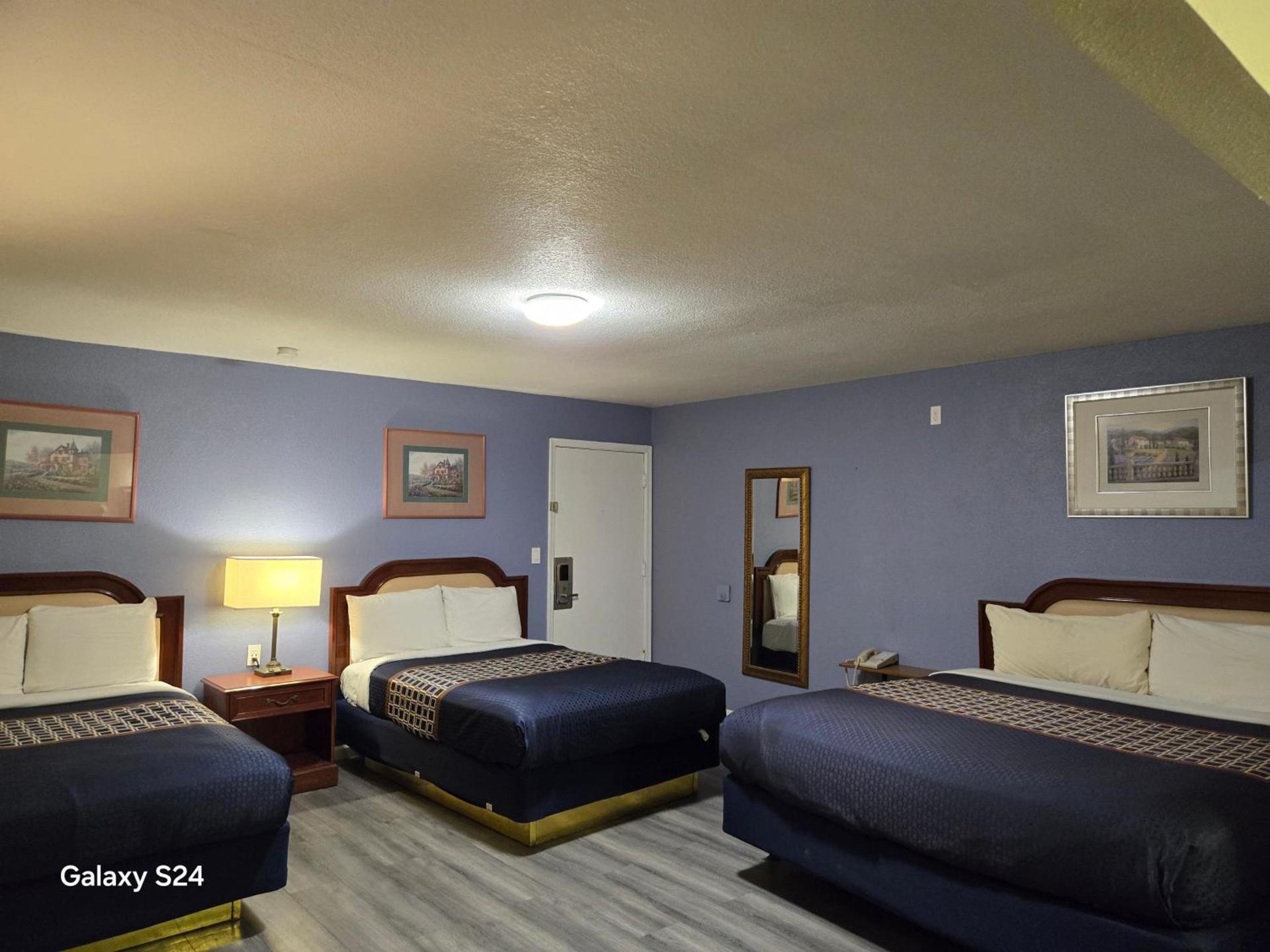 Rodeway Inn & Suites Blythe I-10 photo 36