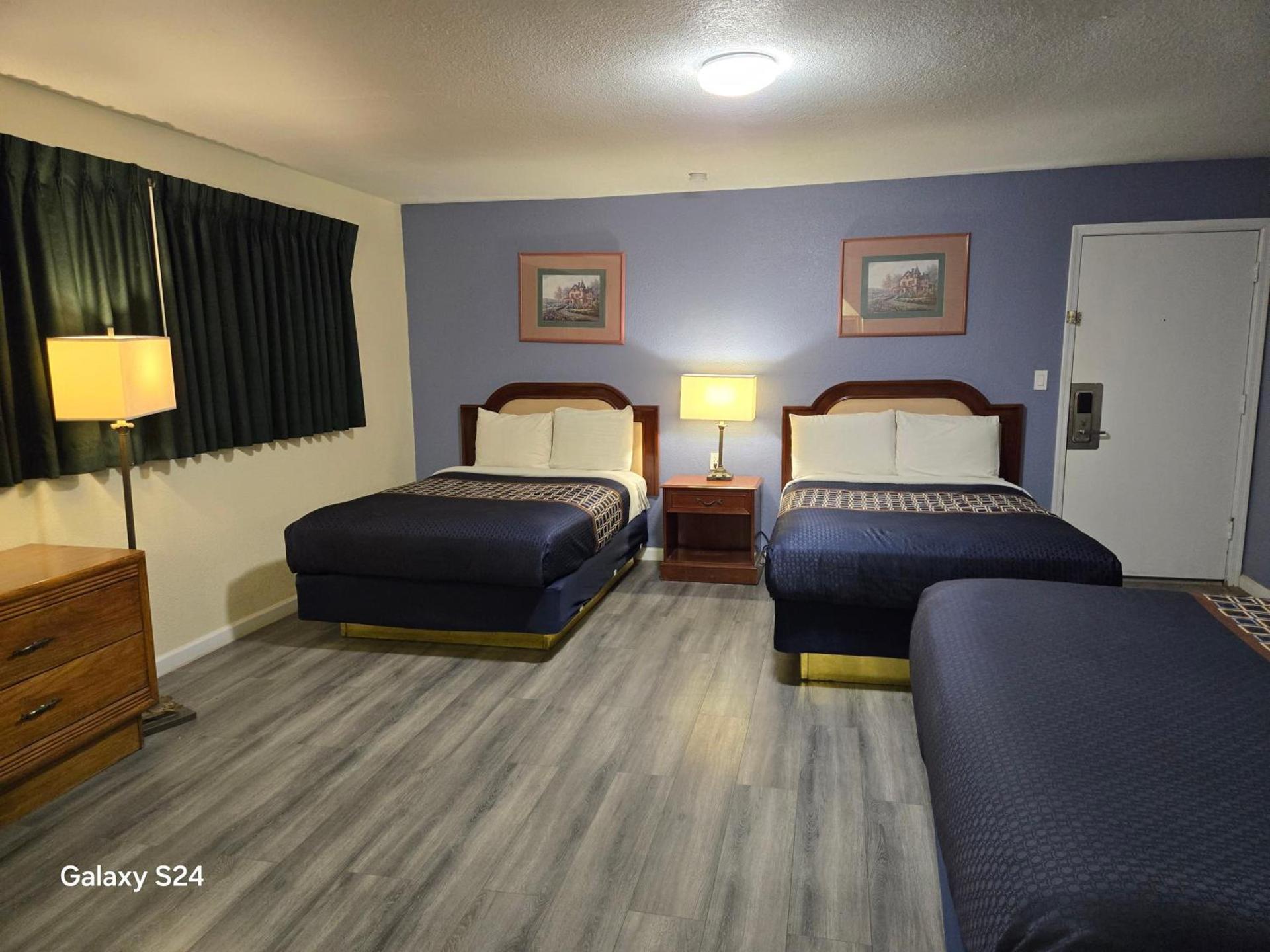 Rodeway Inn & Suites Blythe I-10 photo 35
