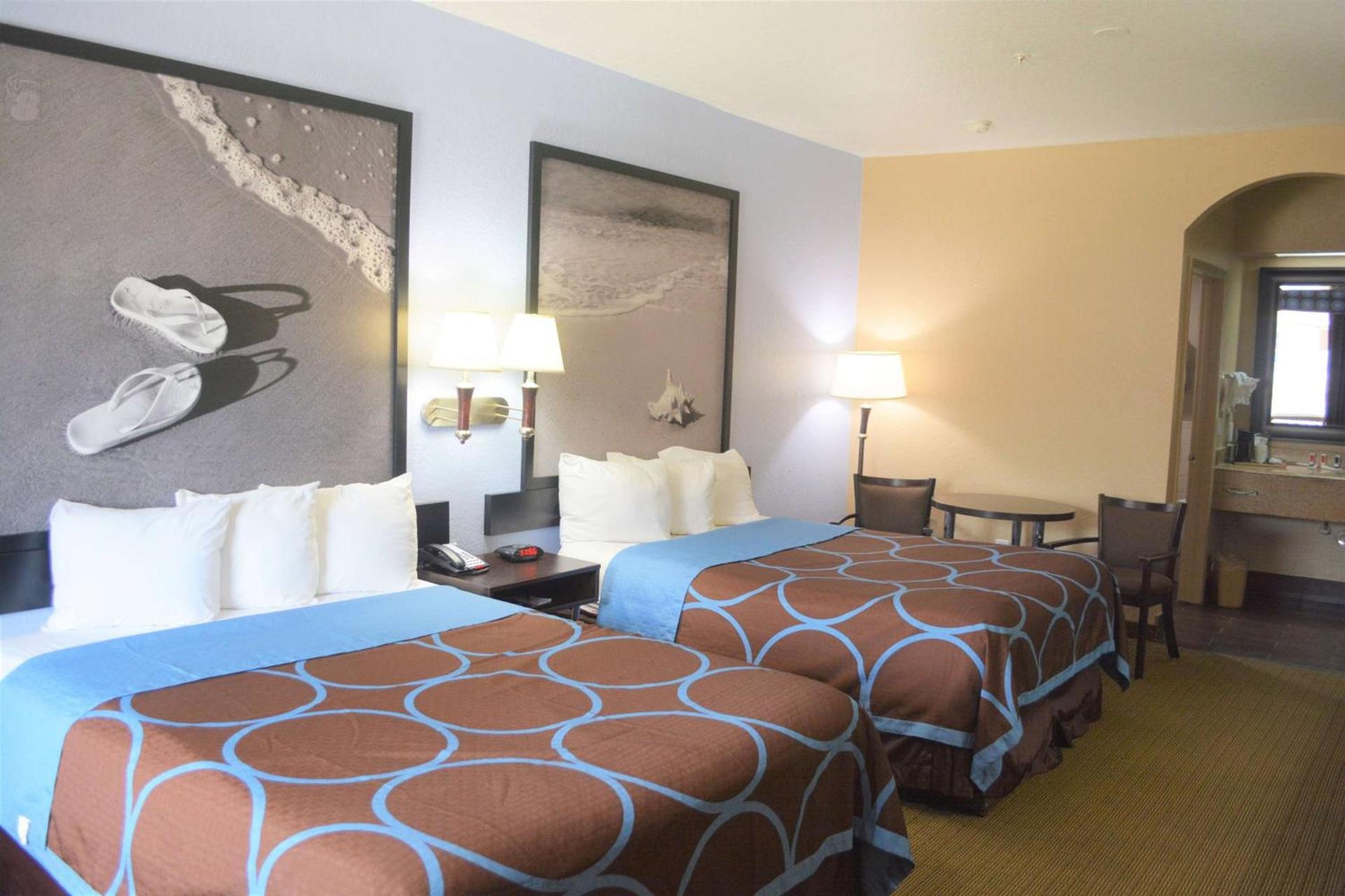 Super 8 by Wyndham Galveston photo 15