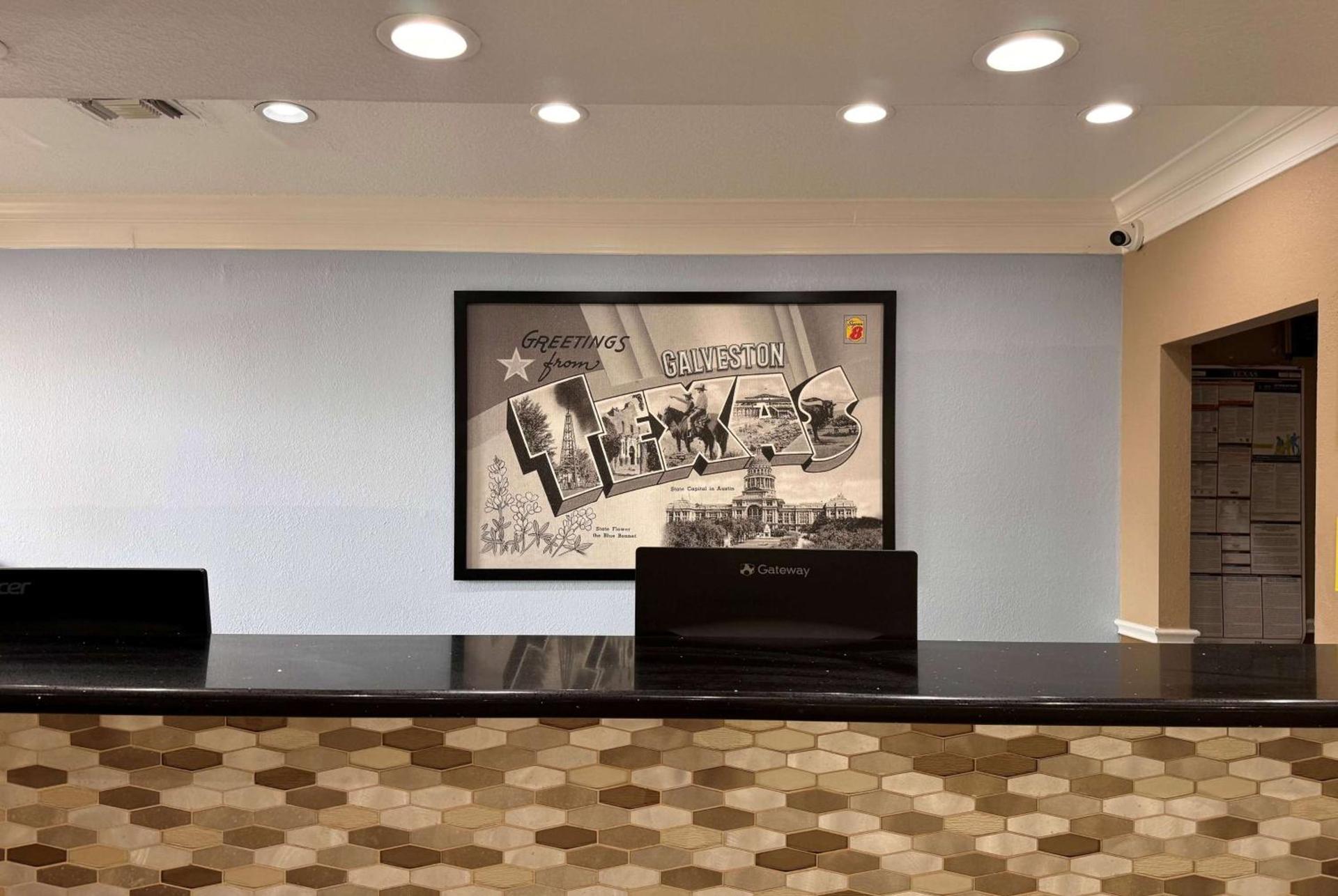 Super 8 by Wyndham Galveston photo 18