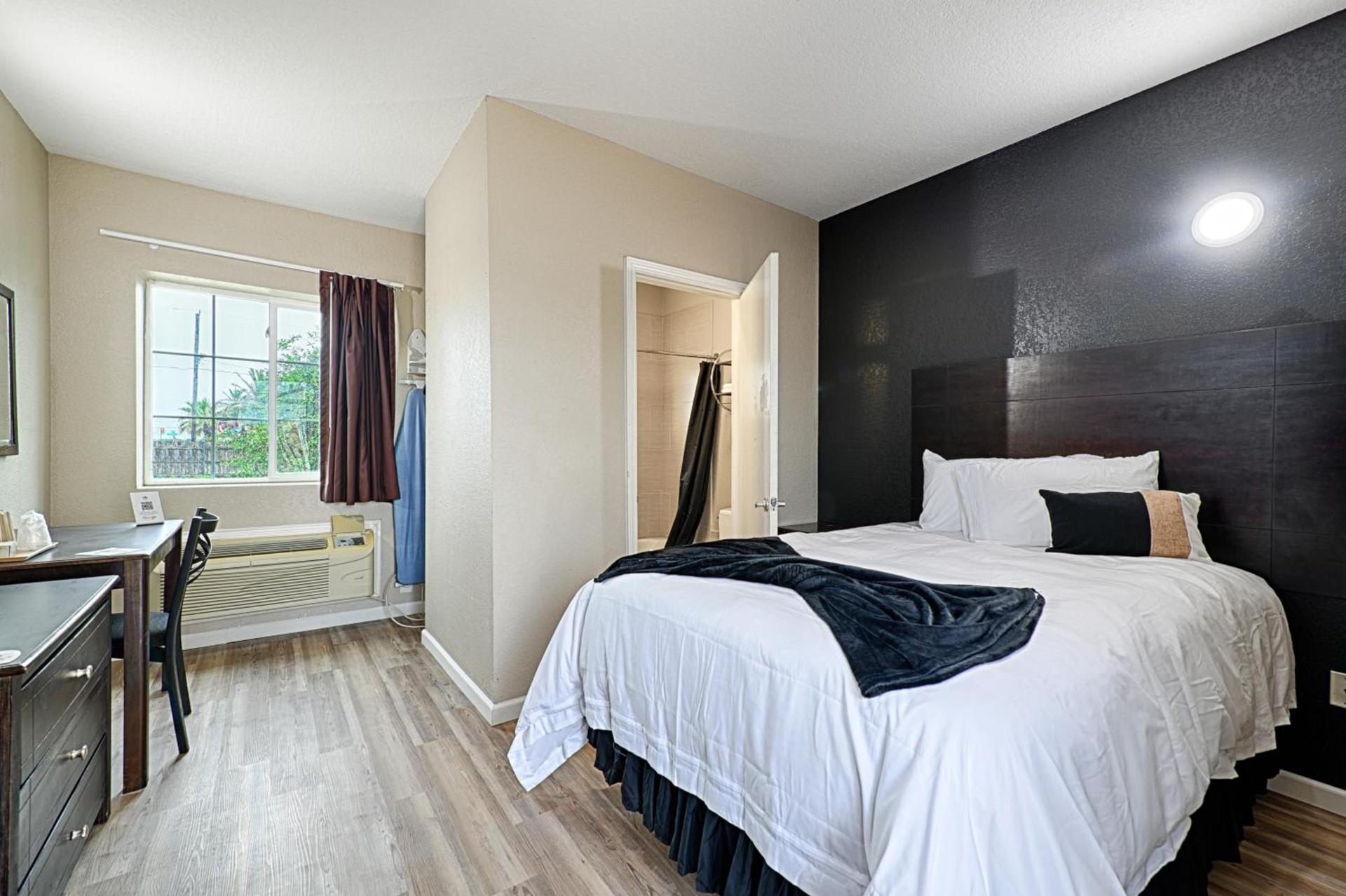 Hotel Dilley Grand photo 25
