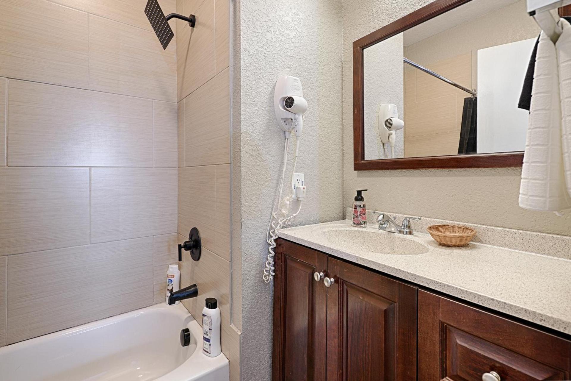 Hotel Dilley Grand photo 29