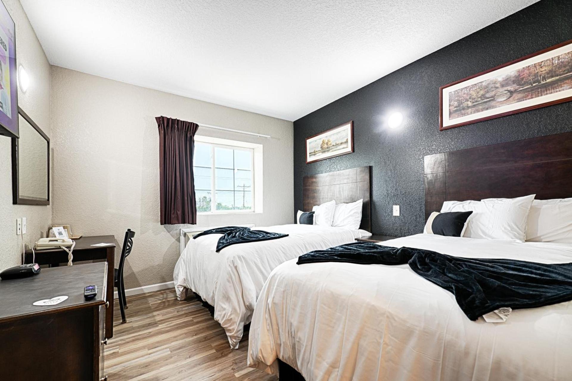 Hotel Dilley Grand photo 2