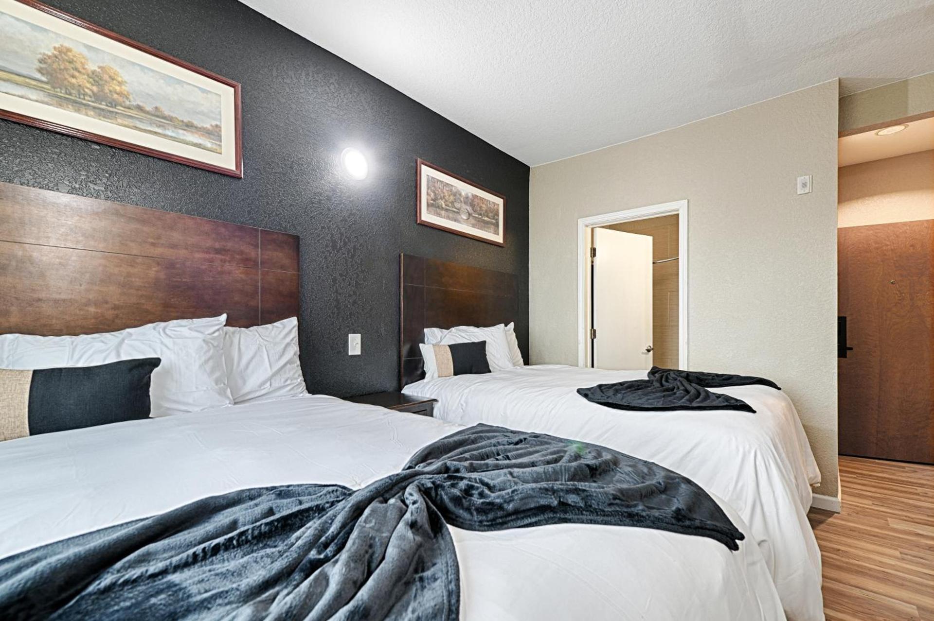 Hotel Dilley Grand photo 27
