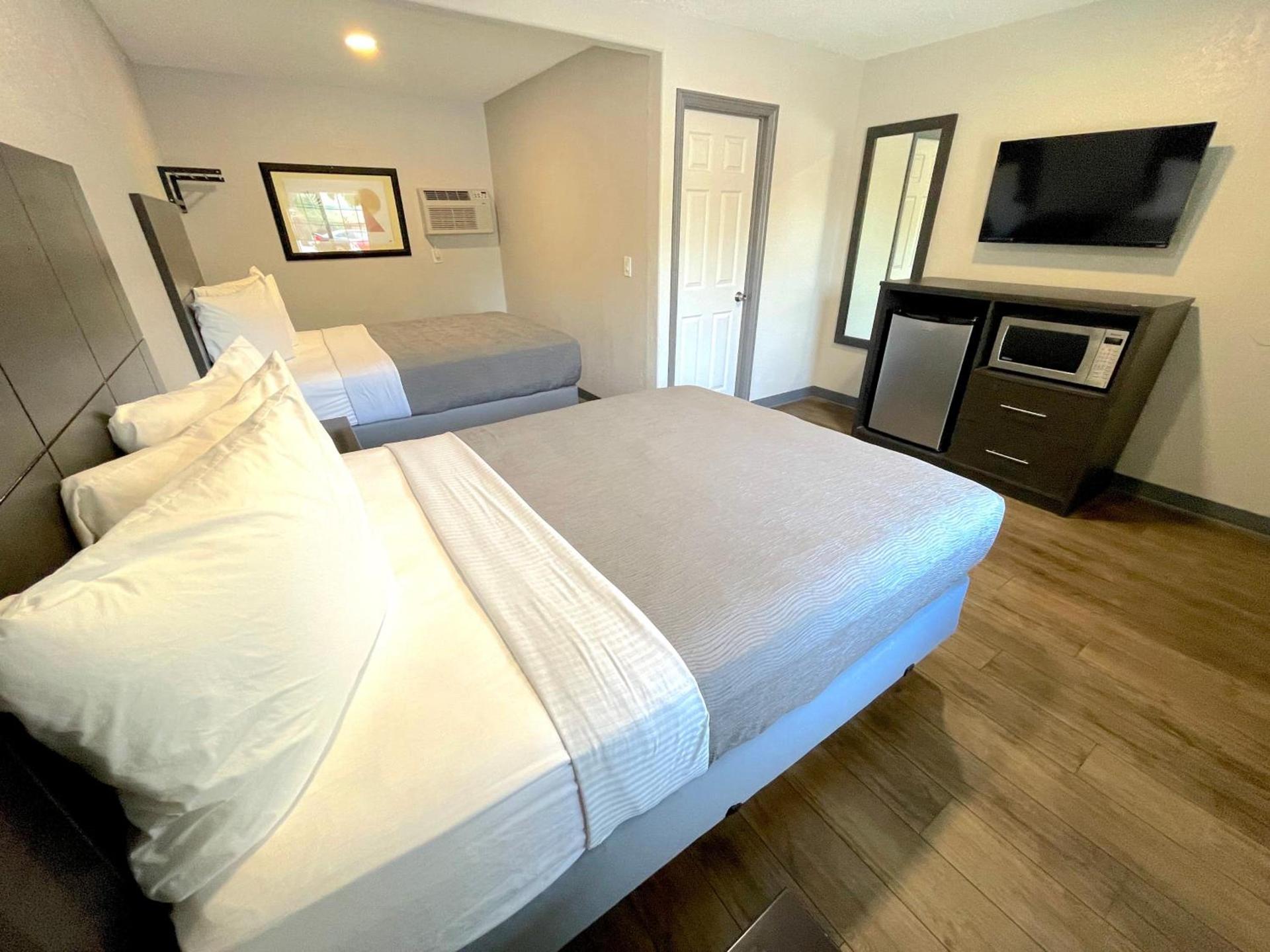 Sequoia Motel photo 9