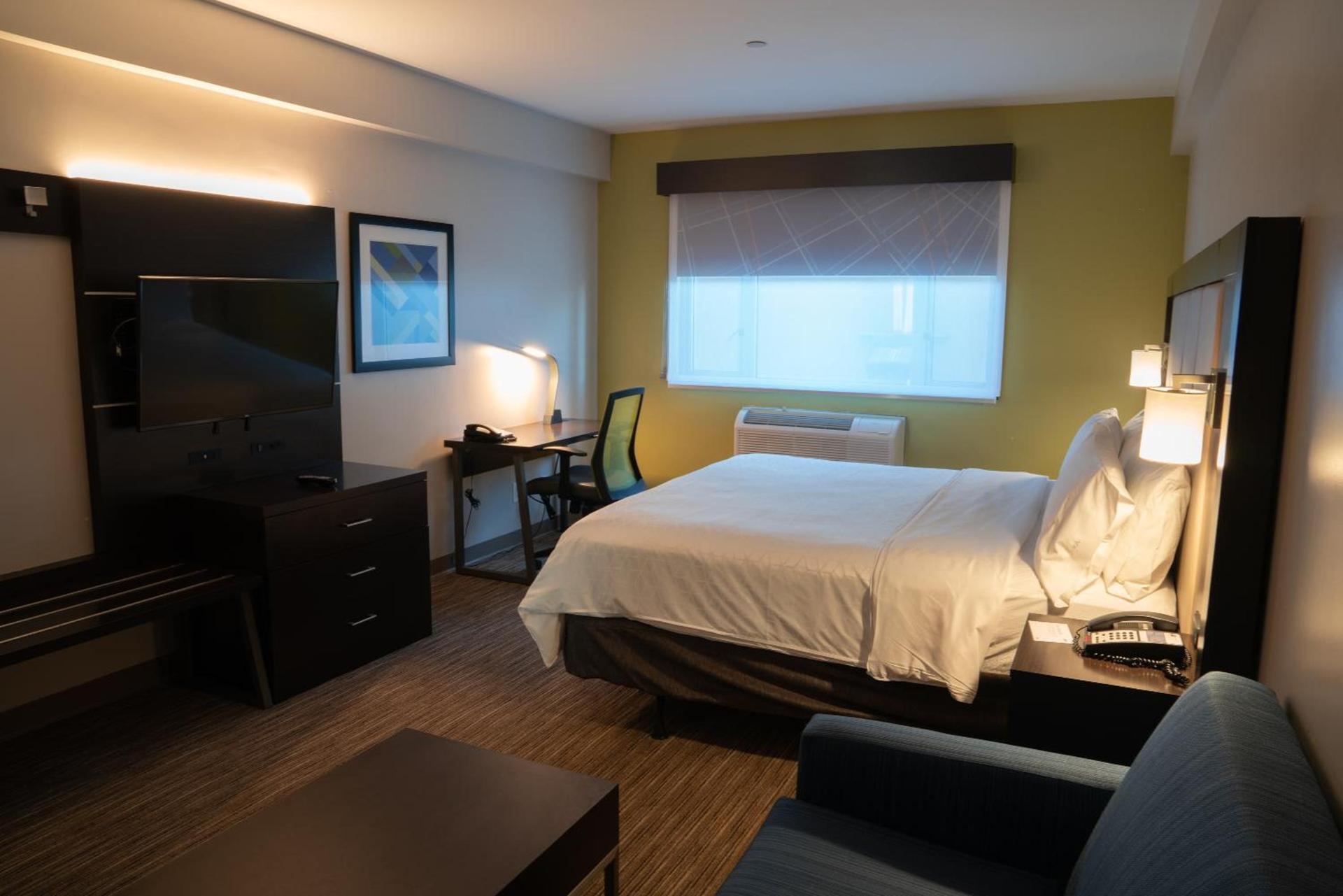Holiday Inn Express Maspeth by IHG photo 5