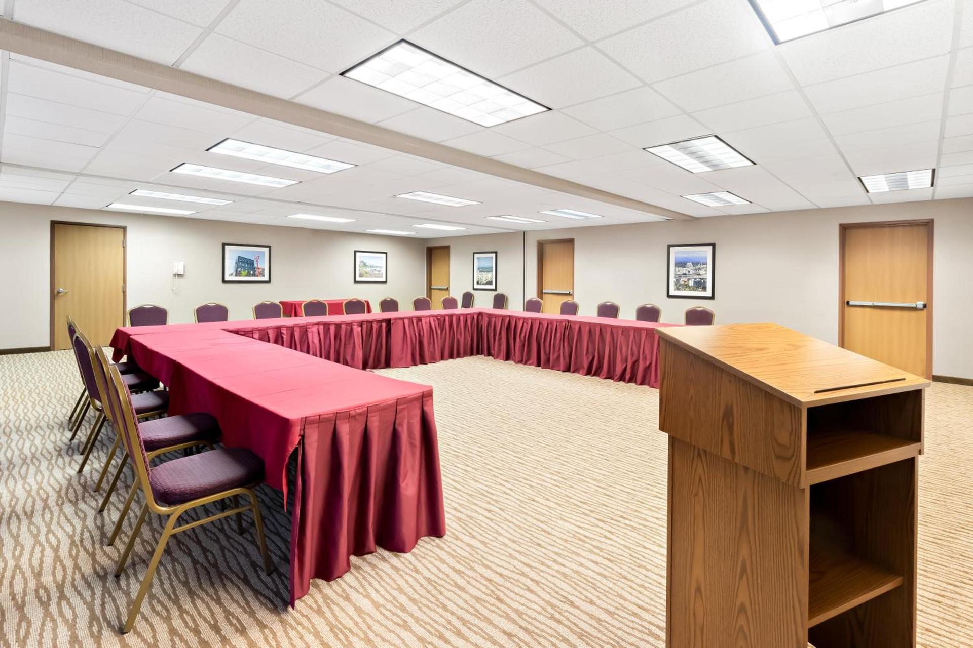 Comfort Suites Portland Airport photo 54