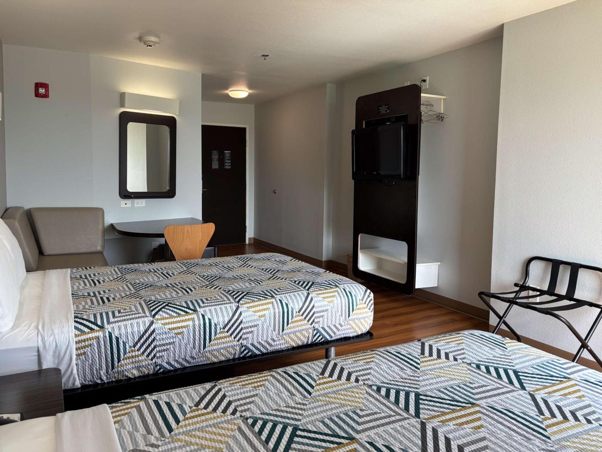 Motel 6-Weslaco, TX photo 6