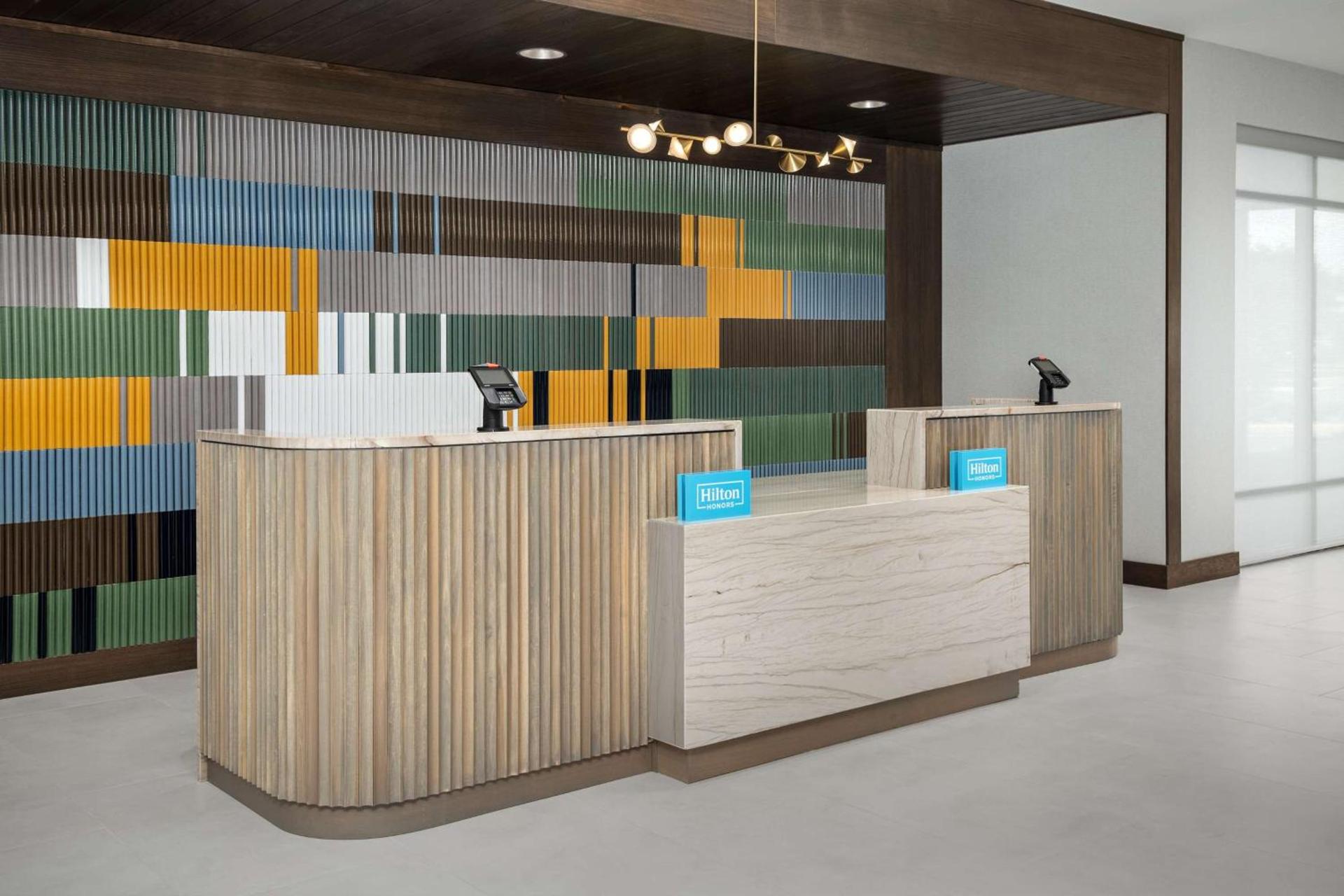 Hampton Inn Orlando Southeast Nona photo 33
