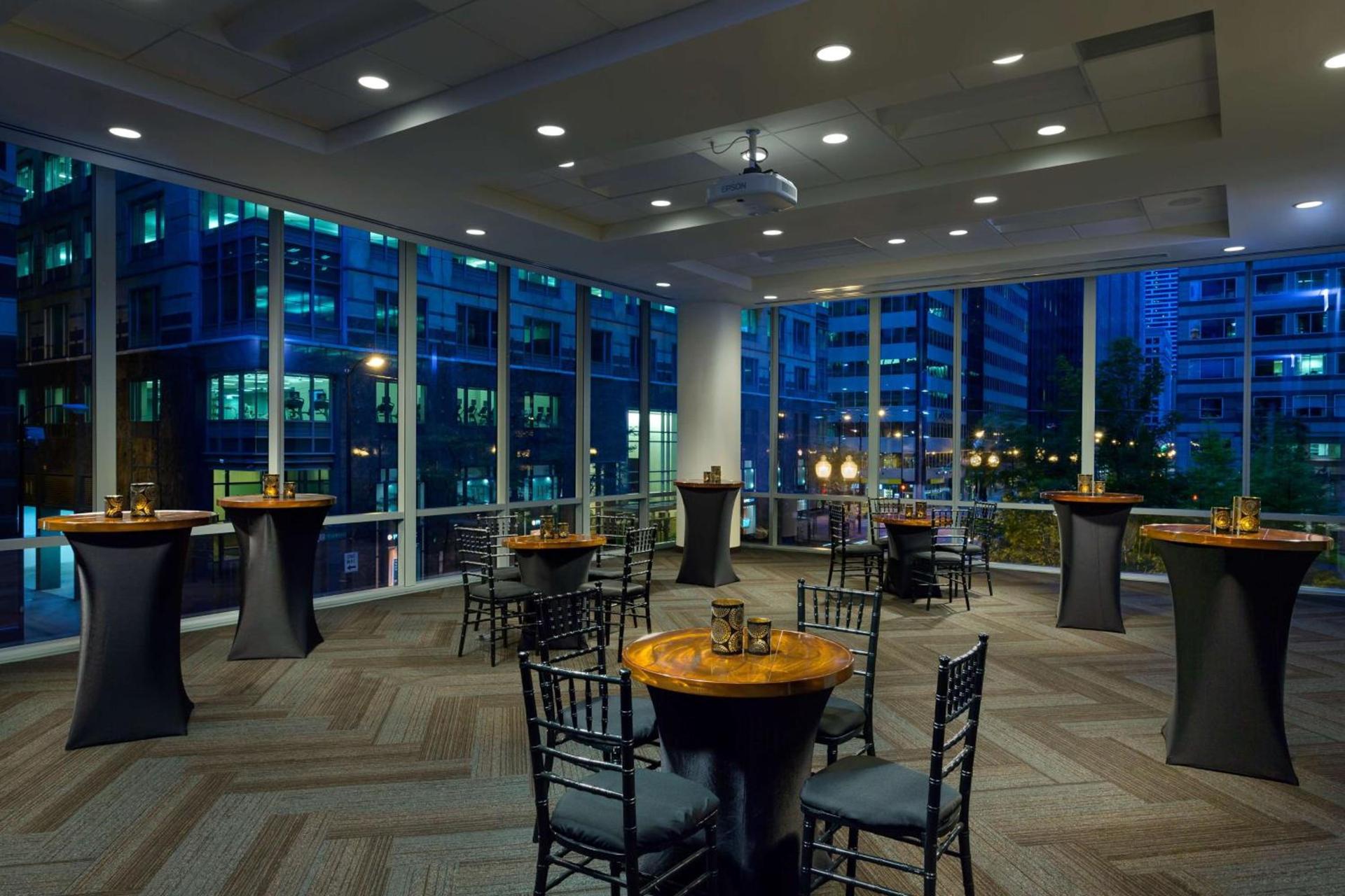 Hyatt Place Chicago/Downtown - The Loop photo 12