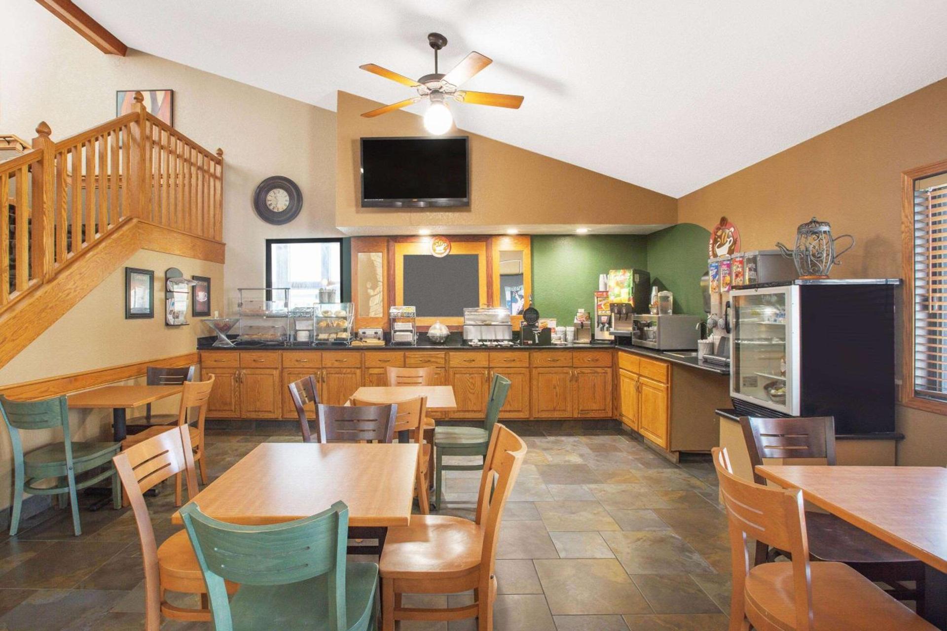 AmericInn by Wyndham Ankeny/Des Moines photo 11