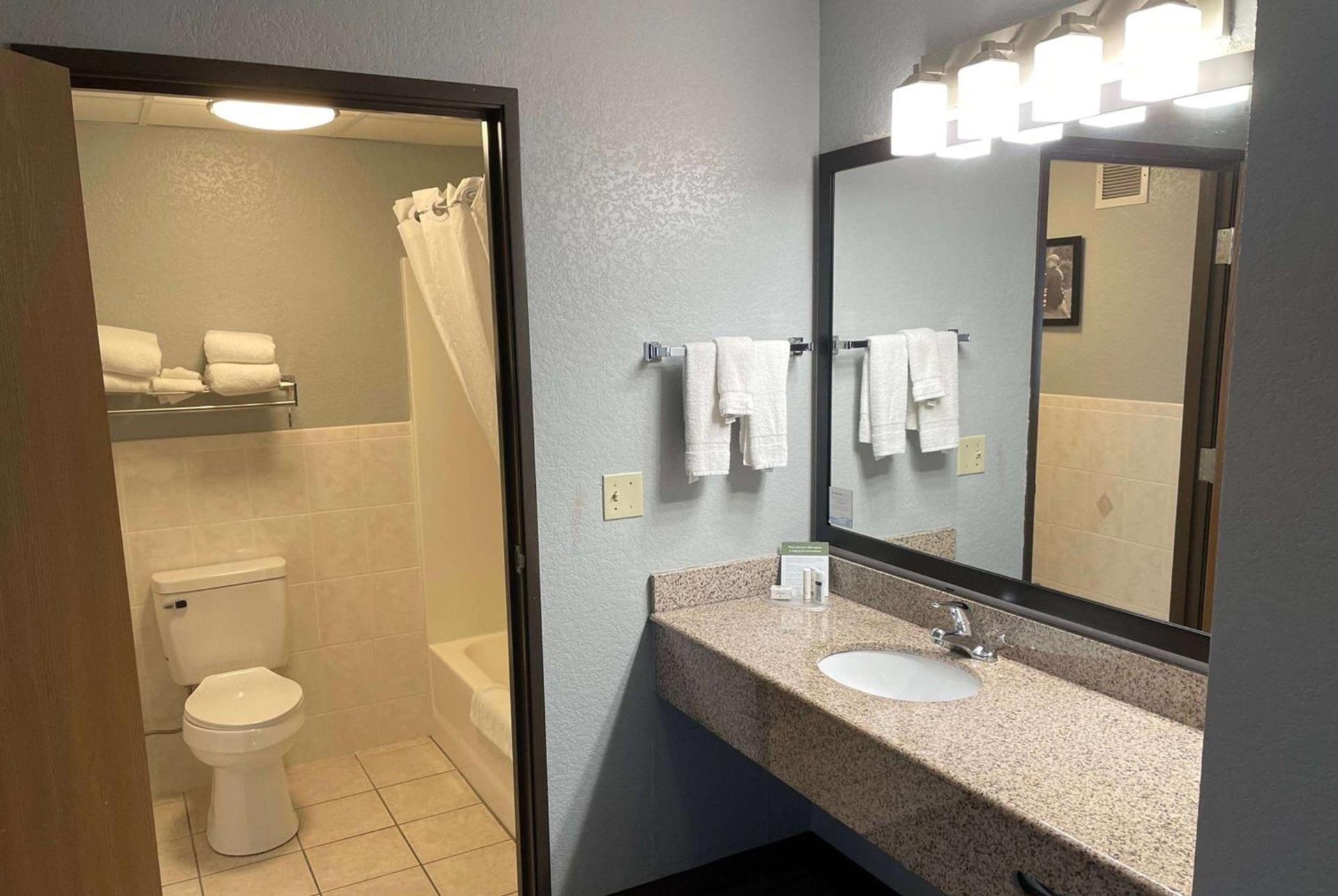 AmericInn by Wyndham Ankeny/Des Moines photo 31