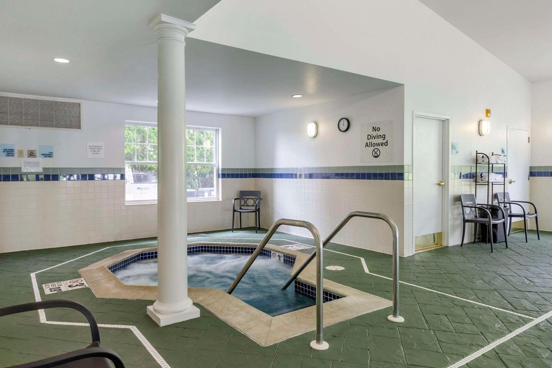 Comfort Inn & Suites Hadley - Amherst photo 32