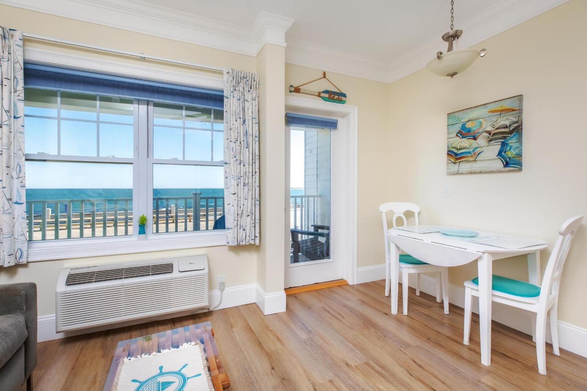 Atlantic Breeze Suites photo 4