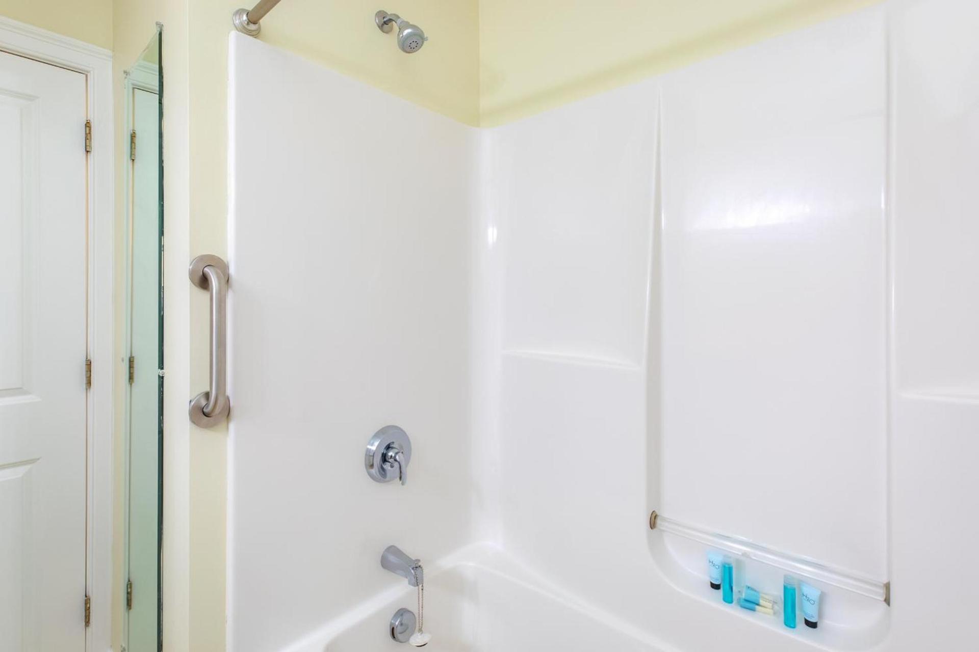Atlantic Breeze Suites photo 8