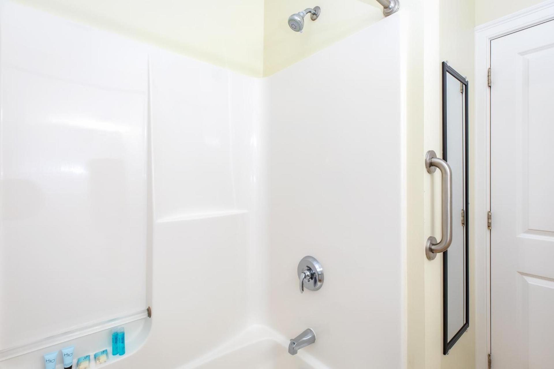 Atlantic Breeze Suites photo 24