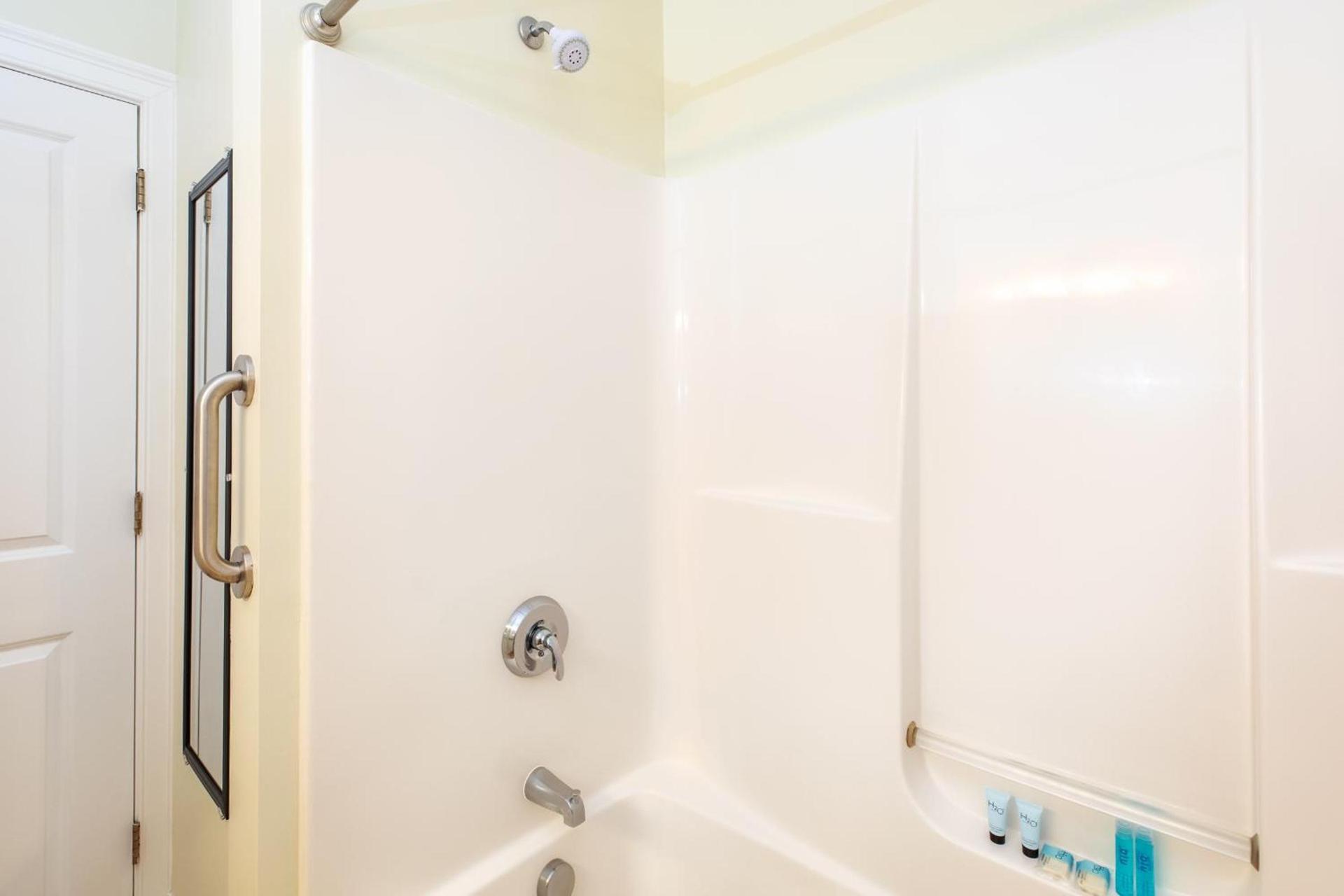 Atlantic Breeze Suites photo 35