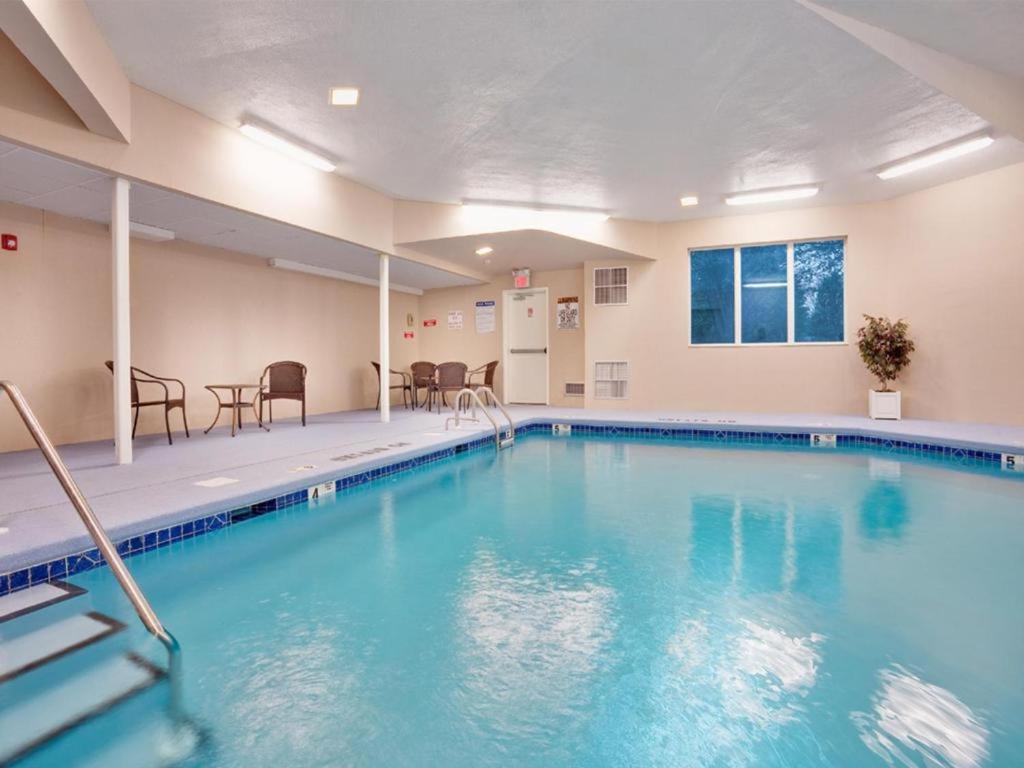 Baymont by Wyndham East Windsor Bradley Airport photo 25